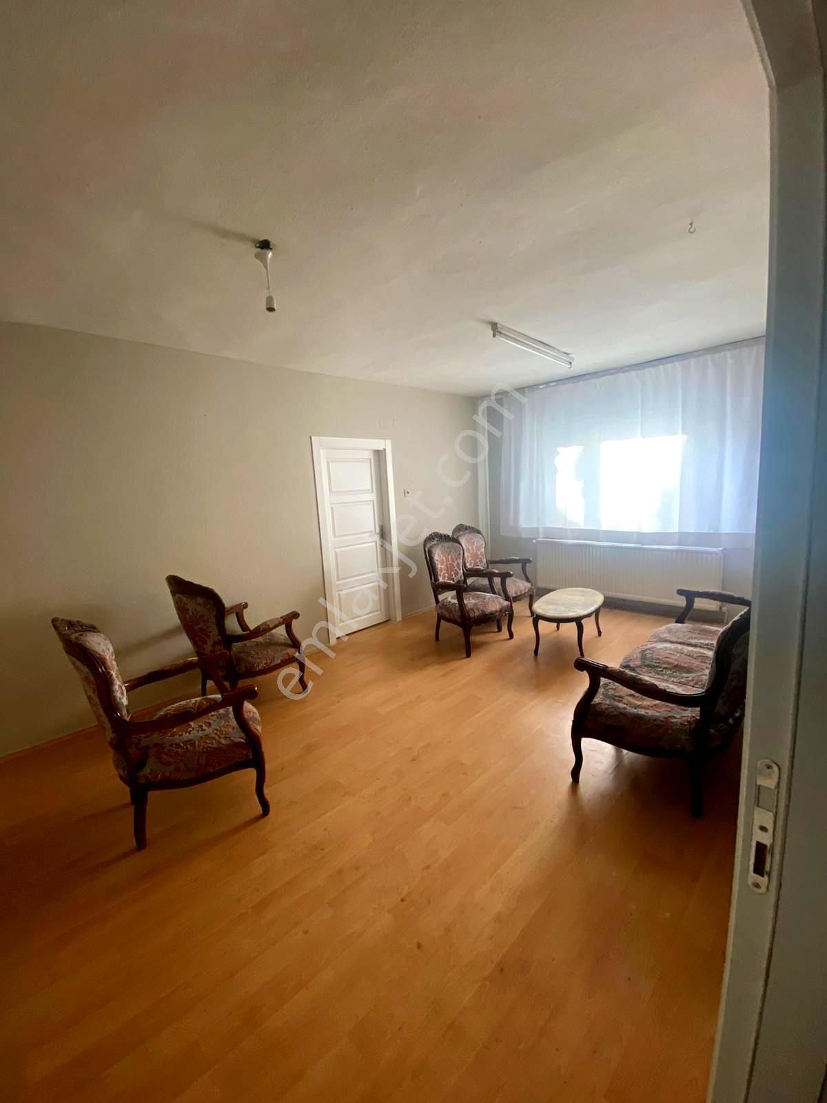 Emre Emlak'tan Elvan'da Cadde Üzeri Arakat Boş Satılık 3+1 Daire - Görsel 5