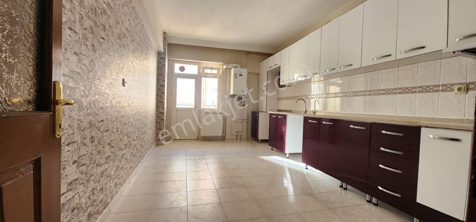 Kalecik Emlak'tan Mimar Sinan Mah. Site İçerisinde 3+1 Yapılı Daire - Görsel 3