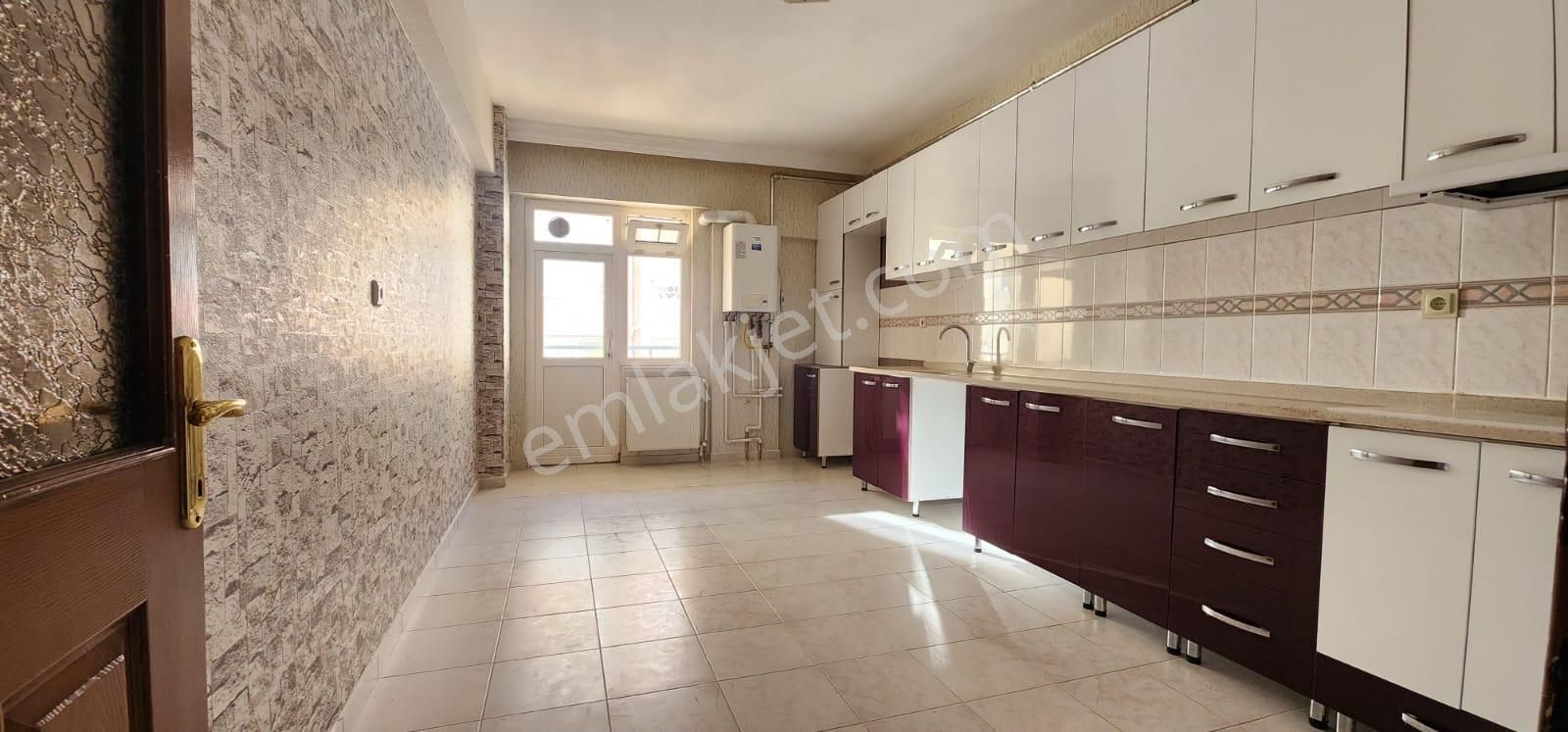Kalecik Emlak'tan Mimar Sinan Mah. Site İçerisinde 3+1 Yapılı Daire - Görsel 2