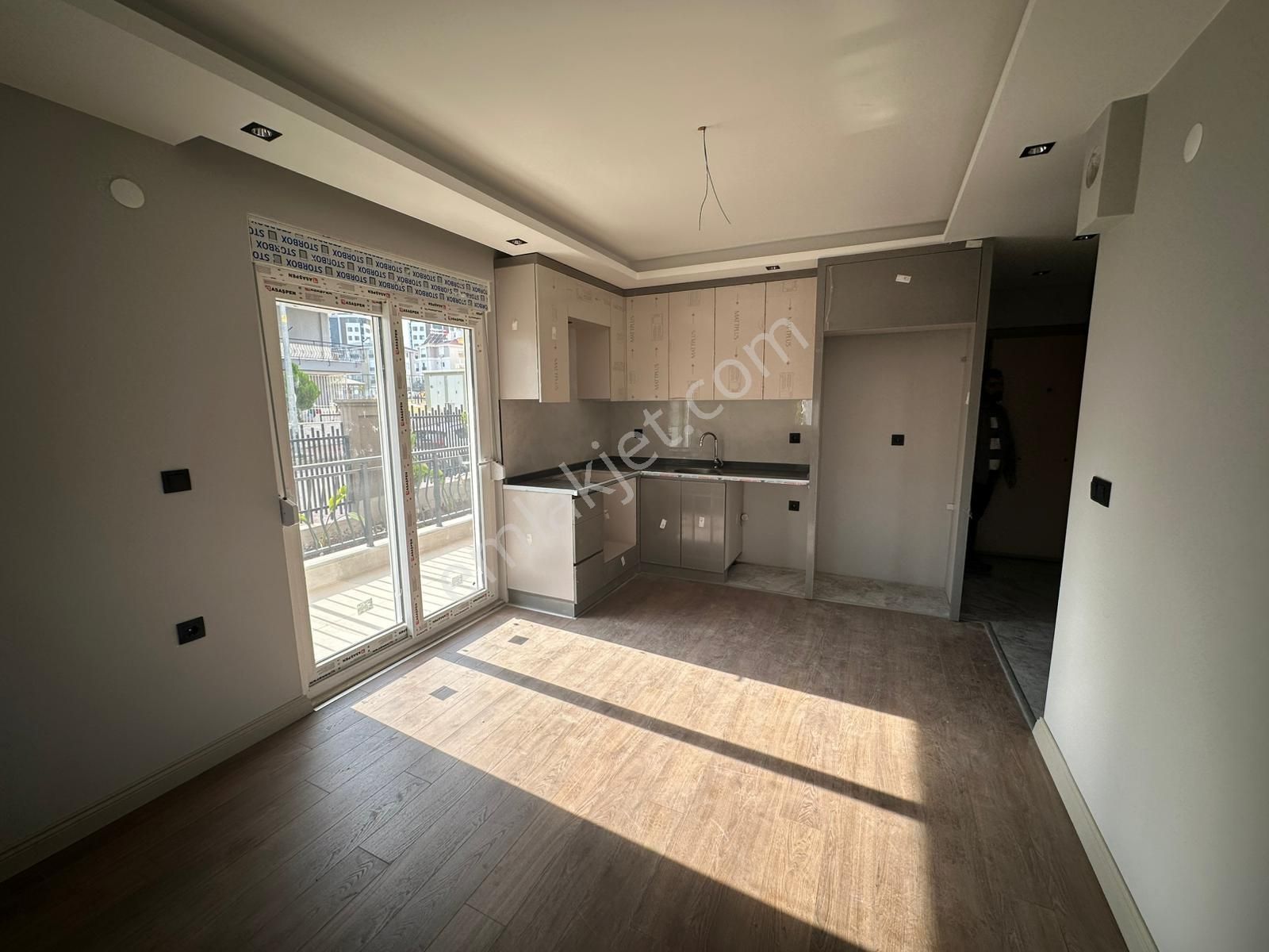 V.karşıyakada Sıfır Yüksek Giriş 1+1 İskanlı Mükemmel Konum Daire - Görsel 11