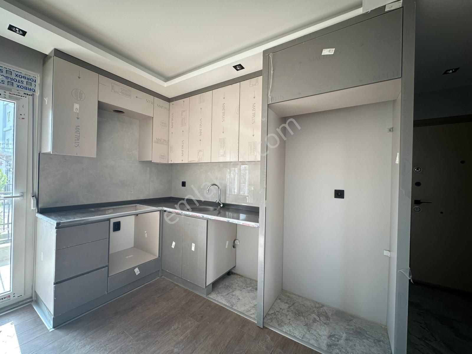 V.karşıyakada Sıfır Yüksek Giriş 1+1 İskanlı Mükemmel Konum Daire - Görsel 15