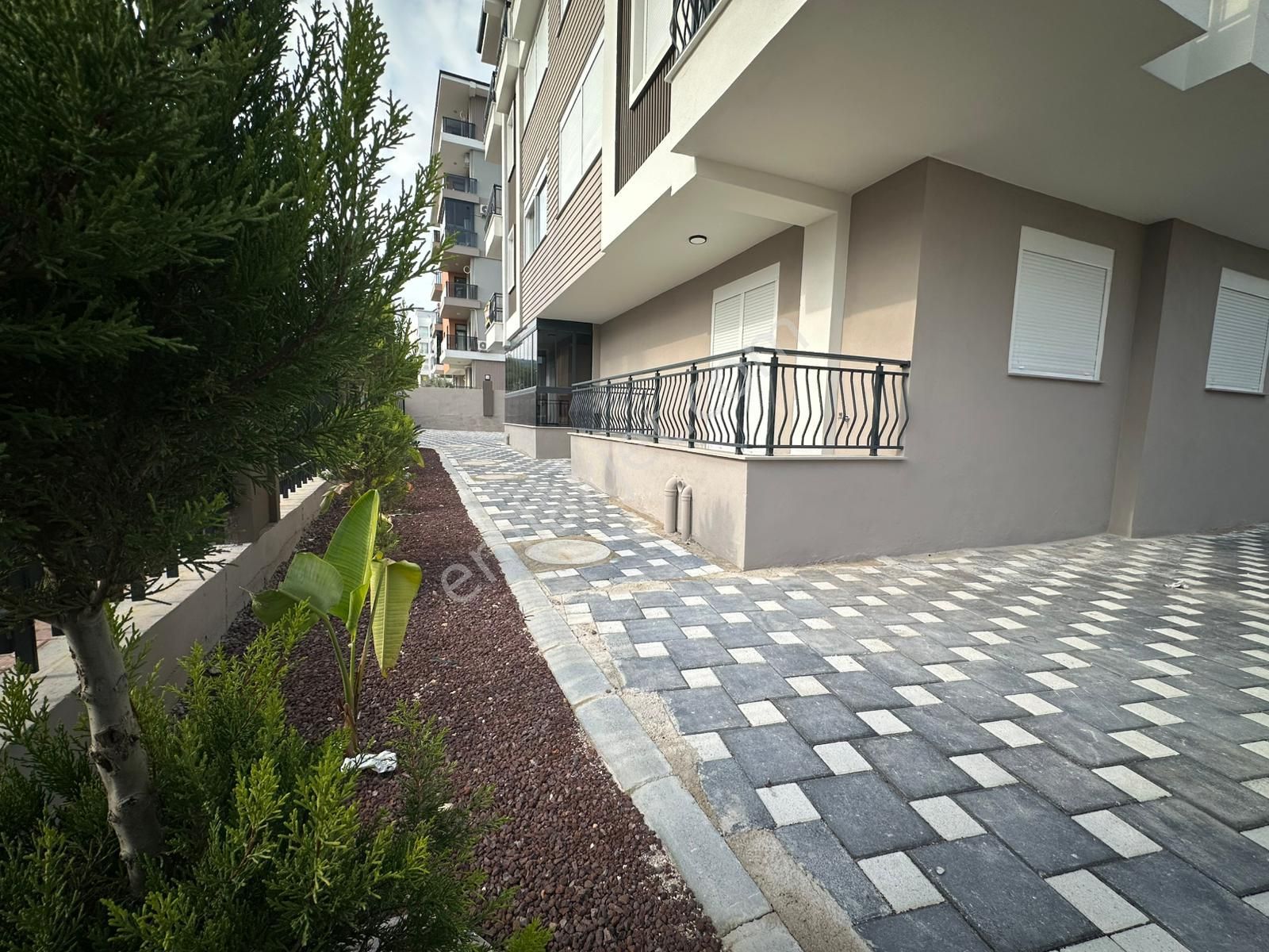 V.karşıyakada Sıfır Yüksek Giriş 1+1 İskanlı Mükemmel Konum Daire - Görsel 19