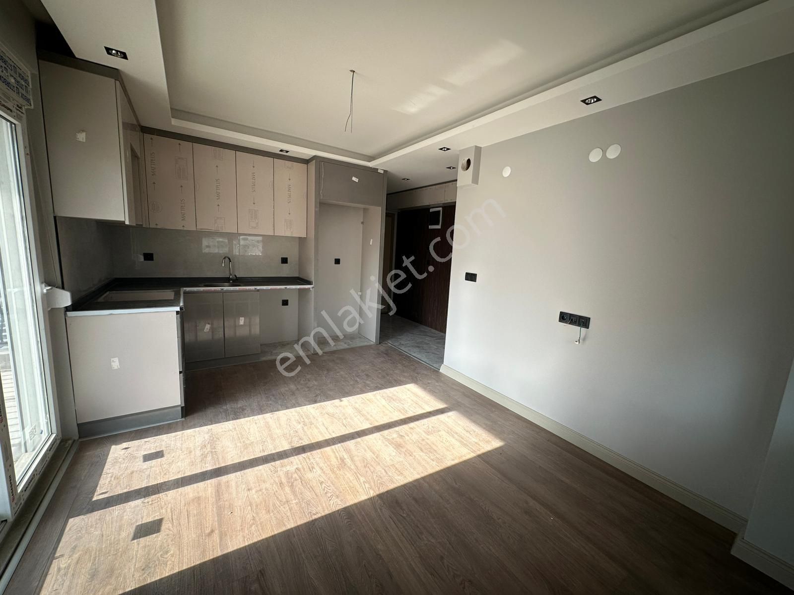 V.karşıyakada Sıfır Yüksek Giriş 1+1 İskanlı Mükemmel Konum Daire - Görsel 12