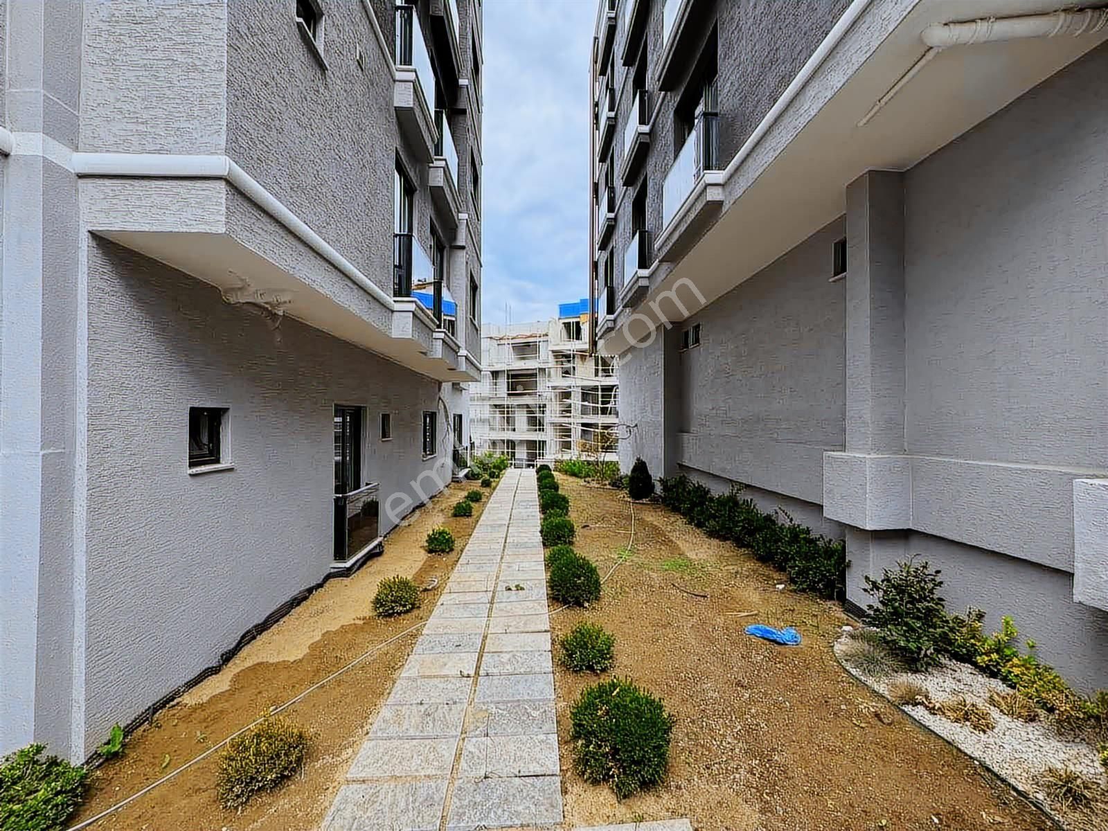 Tırpan Gayrimenkulden Güzelyalıda 2+1 Sıfır Arakat Acikl Satılık - Görsel 22