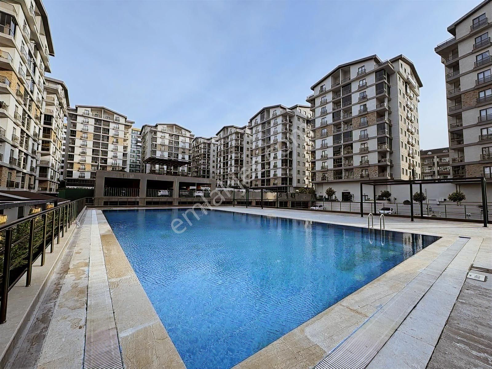 Tırpan Gayrimenkulden Umutevler Sitesinde Lüx Eşyalı Kiralık - Görsel 15