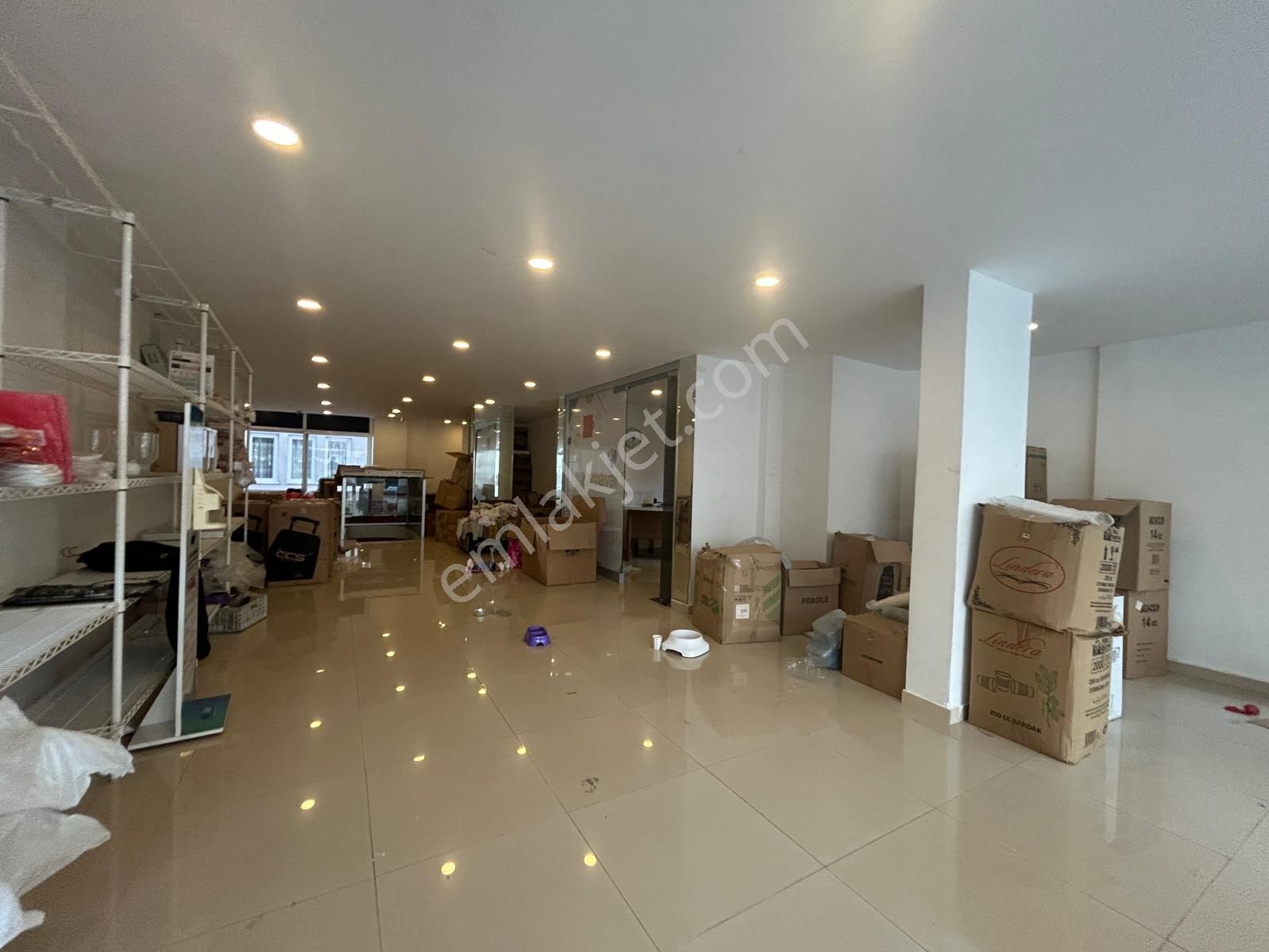 Alanya Merkez Saray Mahallesin'de Kiralık 3 Kat Kurumsal İş Yeri - Görsel 6