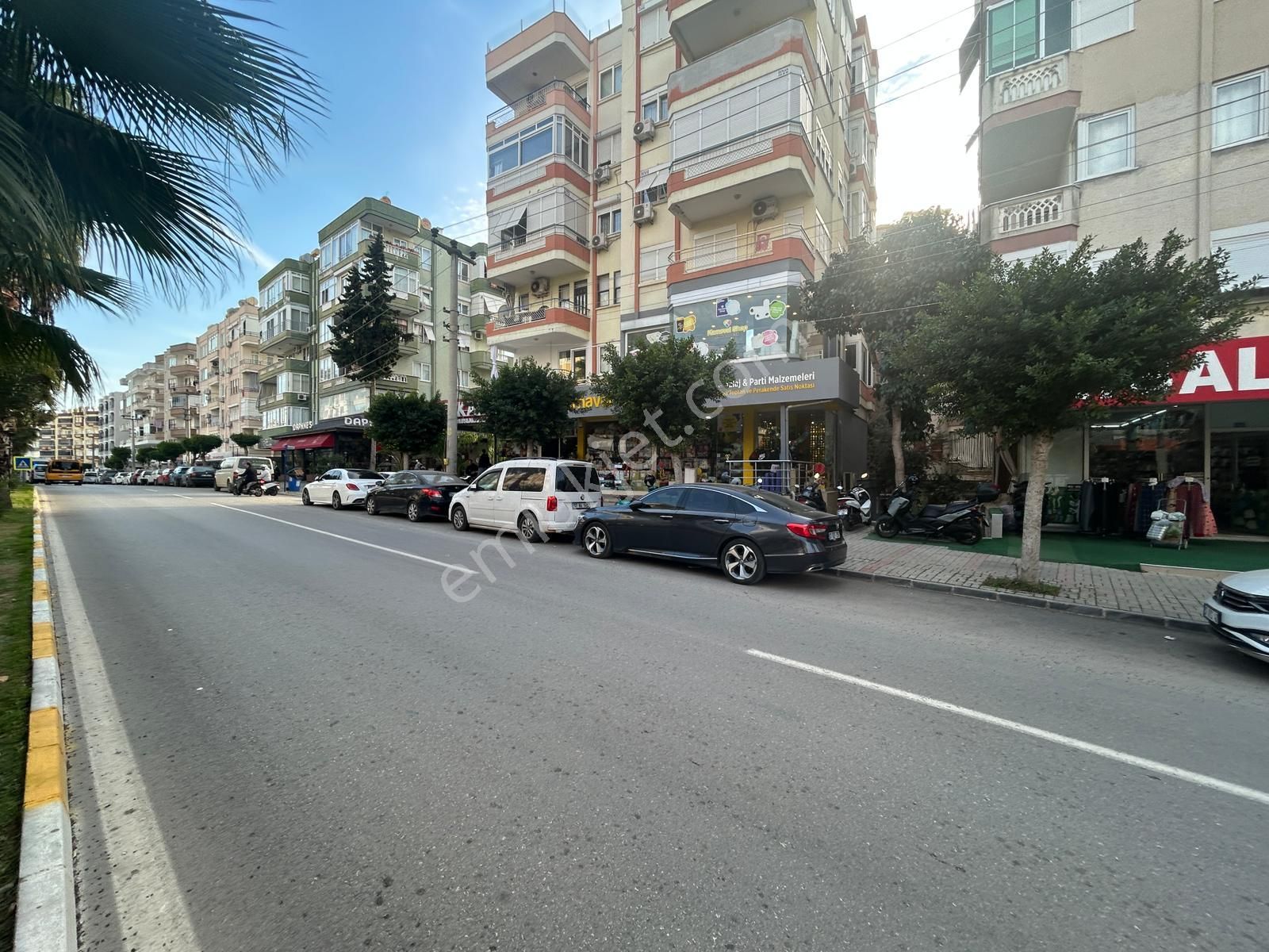Alanya Merkez Saray Mahallesin'de Kiralık 3 Kat Kurumsal İş Yeri