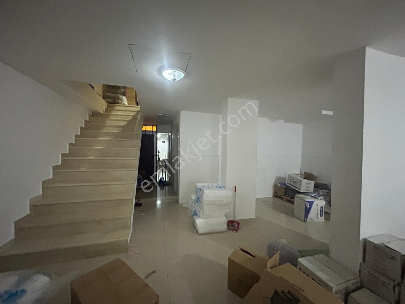 Alanya Merkez Saray Mahallesin'de Kiralık 3 Kat Kurumsal İş Yeri - Görsel 5