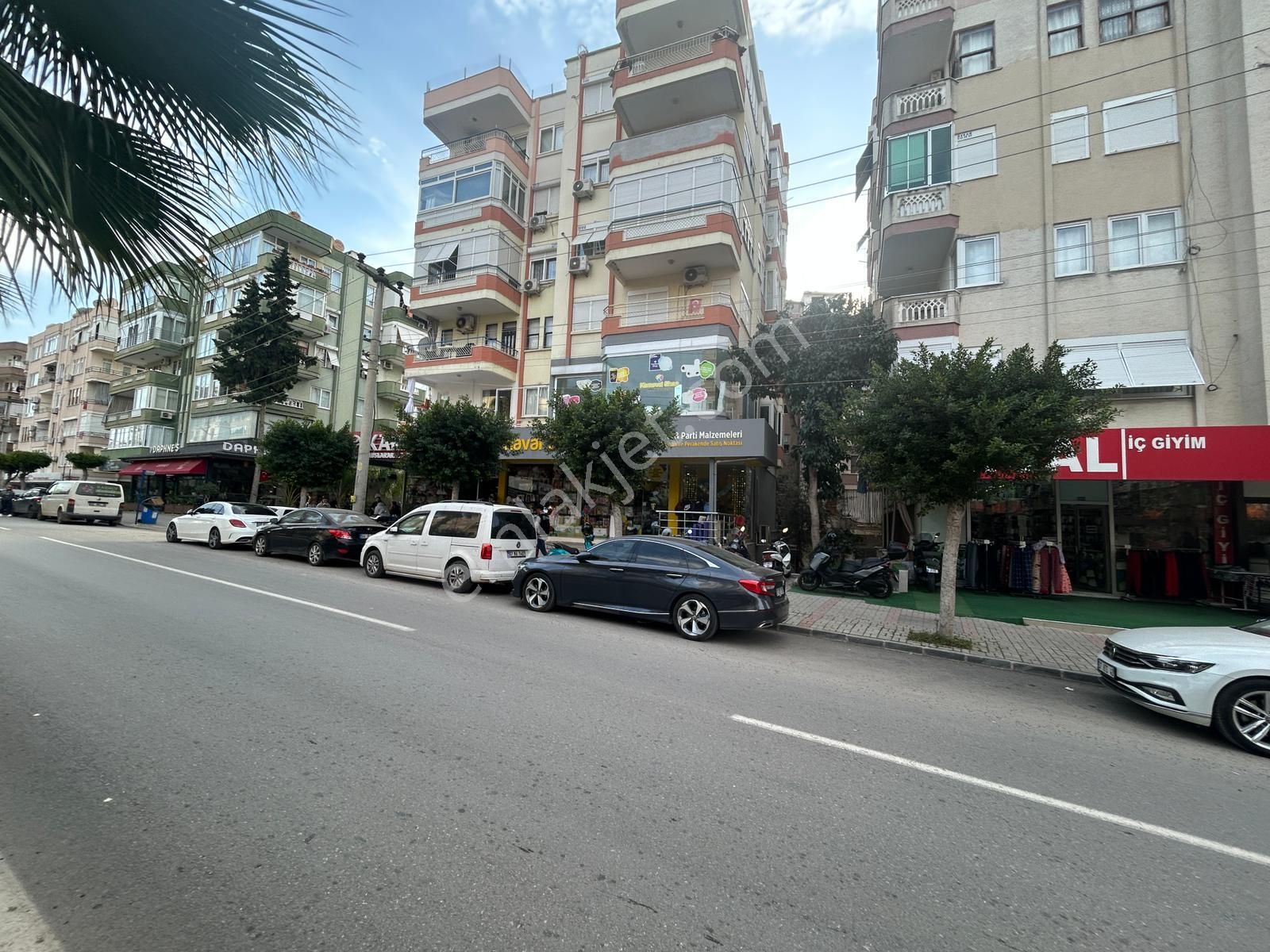 Alanya Merkez Saray Mahallesin'de Kiralık 3 Kat Kurumsal İş Yeri - Görsel 18