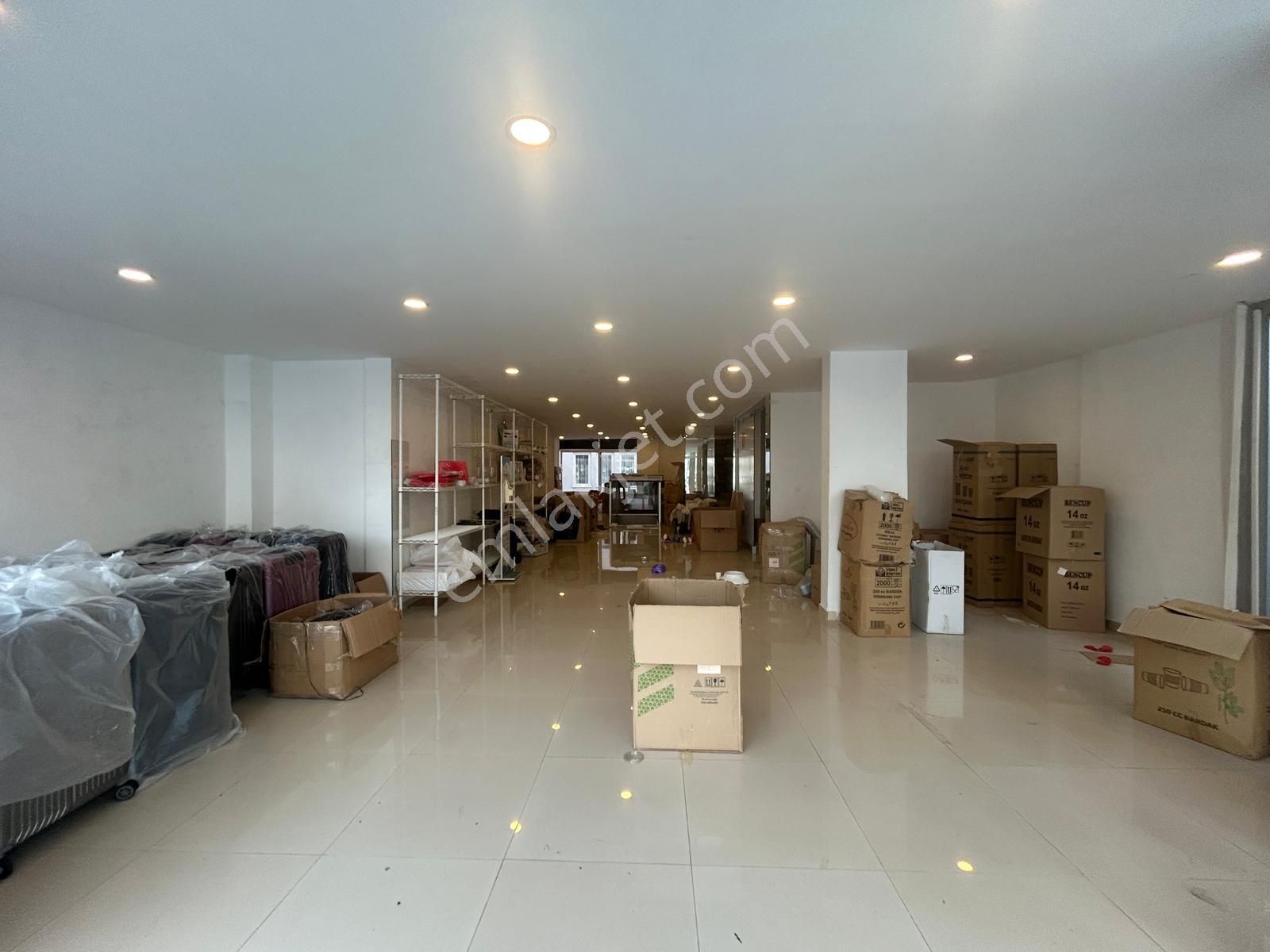 Alanya Merkez Saray Mahallesin'de Kiralık 3 Kat Kurumsal İş Yeri - Görsel 25