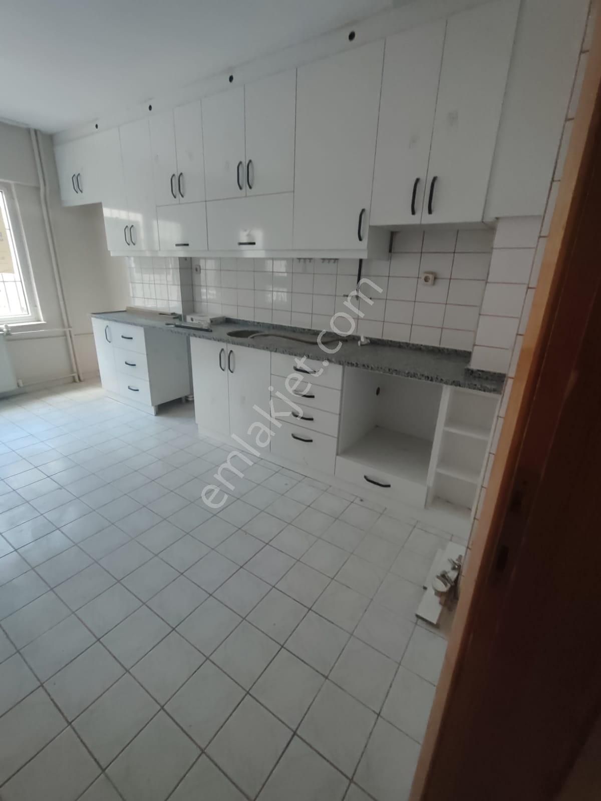 Kaan Emlaktan Depozitosuz Bağbaşı Yeniyolda Kiralık 3+1 Daire
