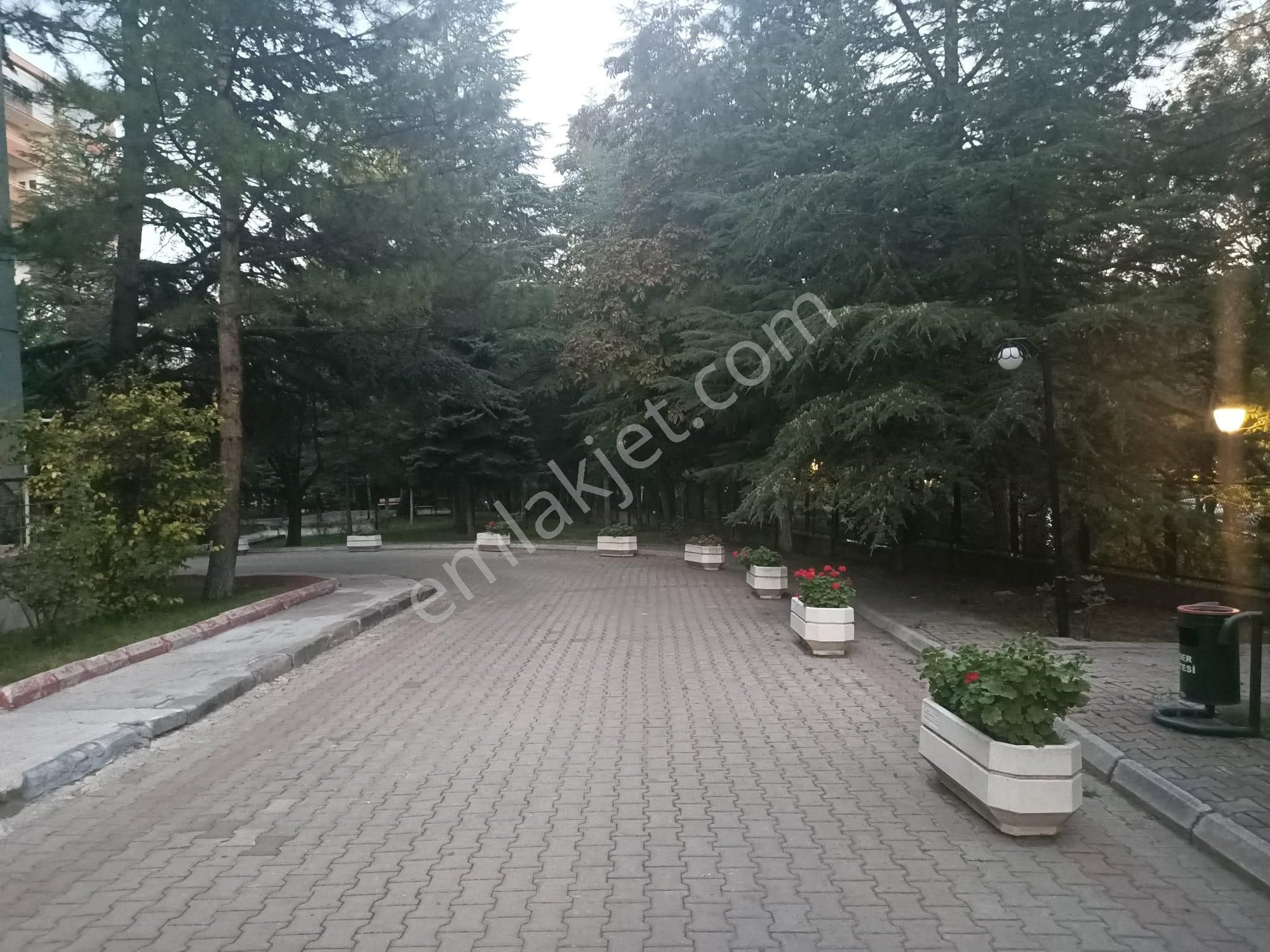 Bahçelievler 7.cadde Eser Sitesinde Katta 2+1 Satılık Daire - Görsel 14