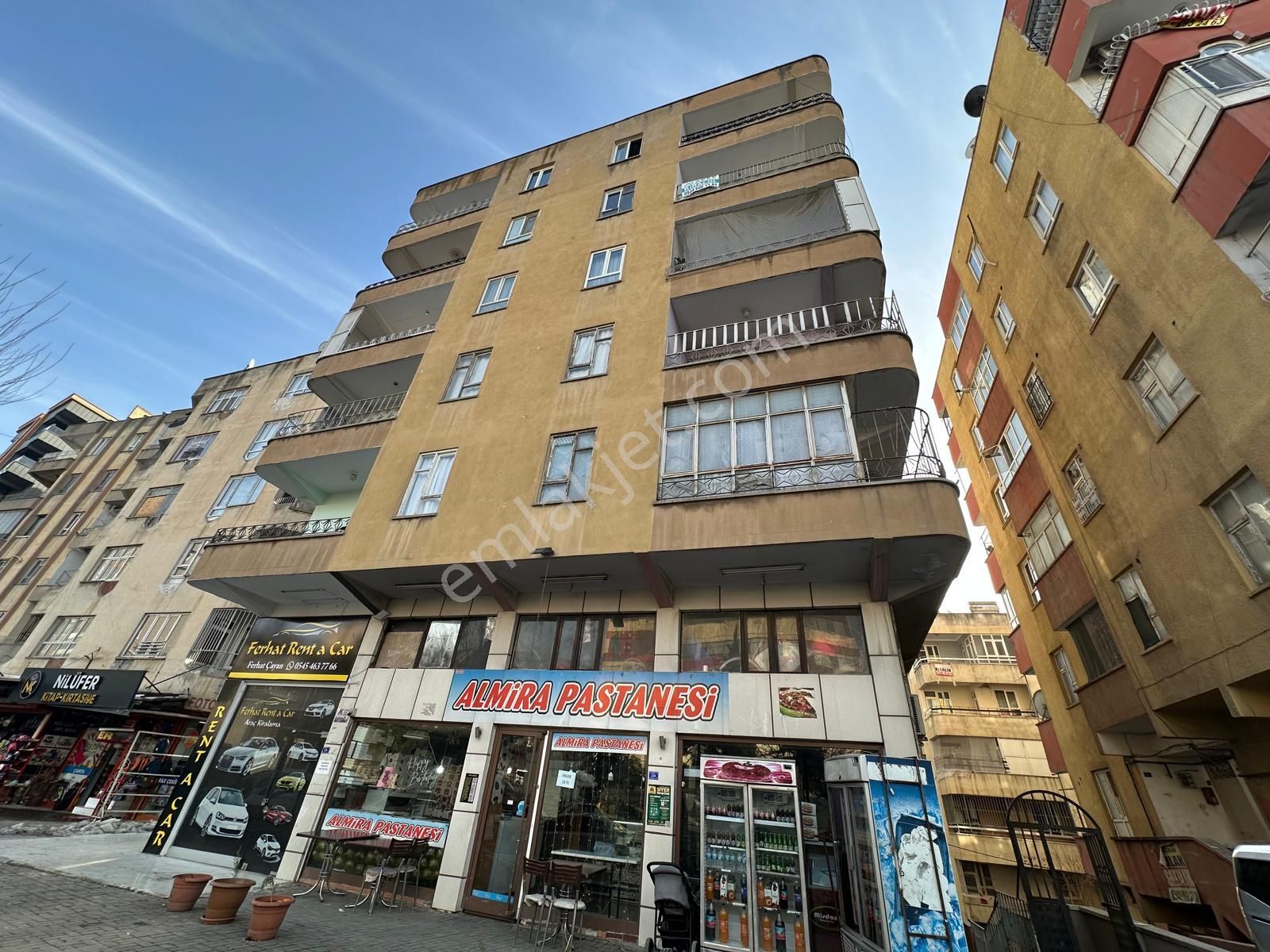 Akev Gayrimenkul'den Mardin Yolunda Ara Kat 3+1 Kiralık Daire