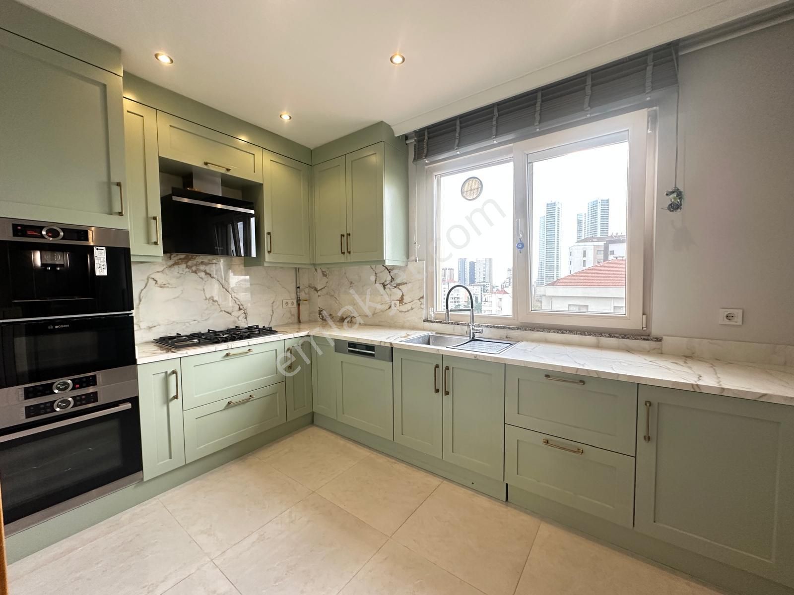 Göztepede Muhteşem Dublex Yapı Kayıt Belgeli 275 M2 4+2