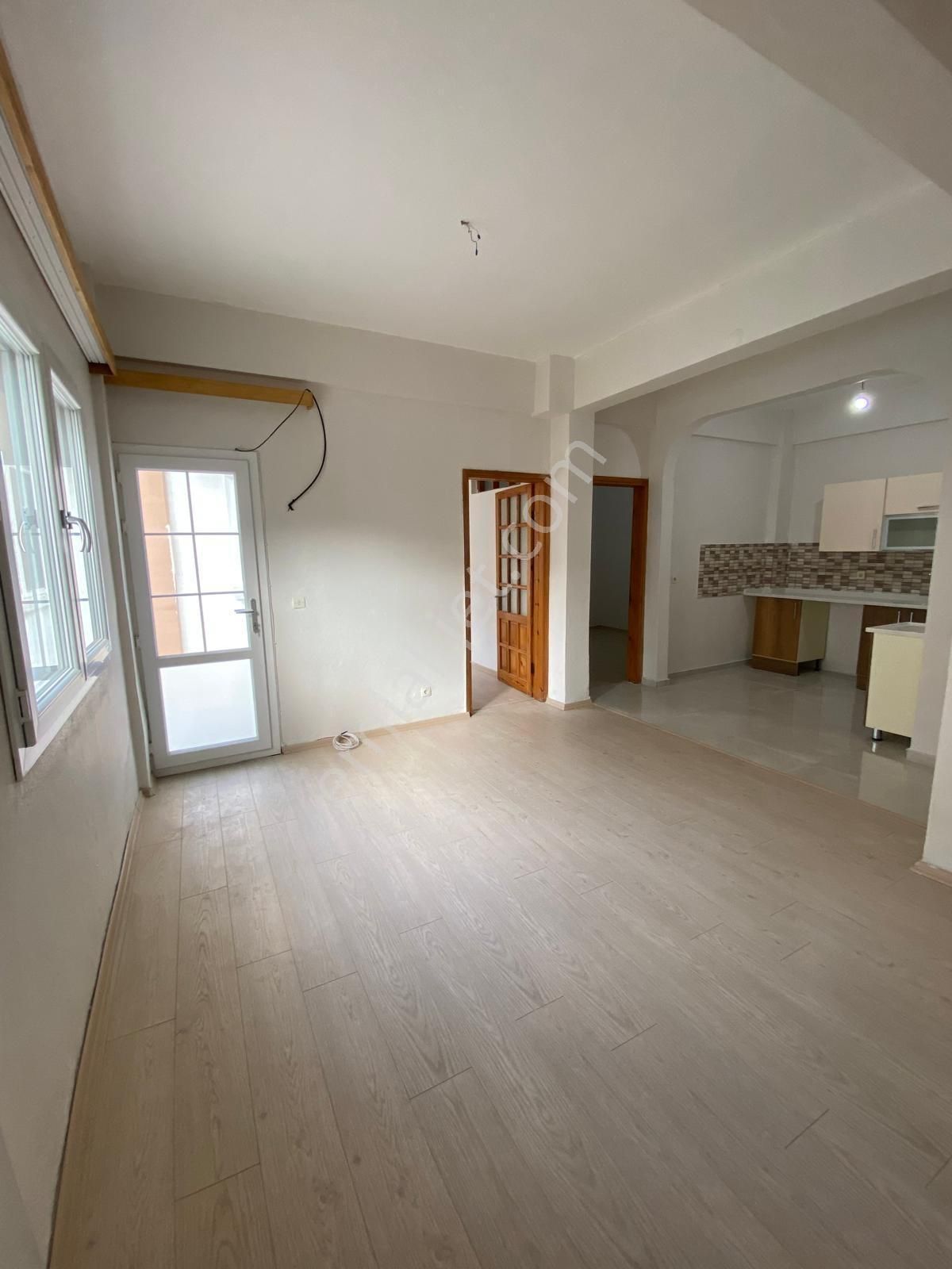 Denize Yakın Kiralık 2+1 Boş Daire - Görsel 12