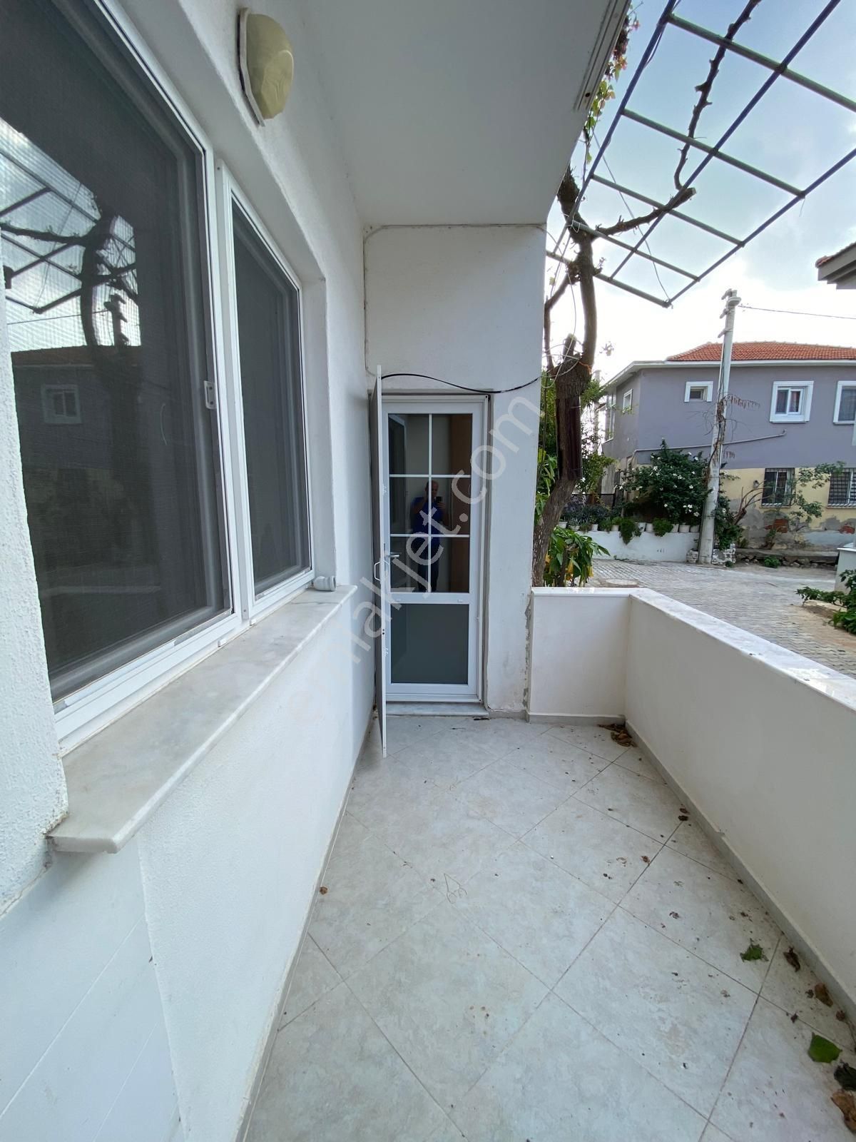 Denize Yakın Kiralık 2+1 Boş Daire - Görsel 10