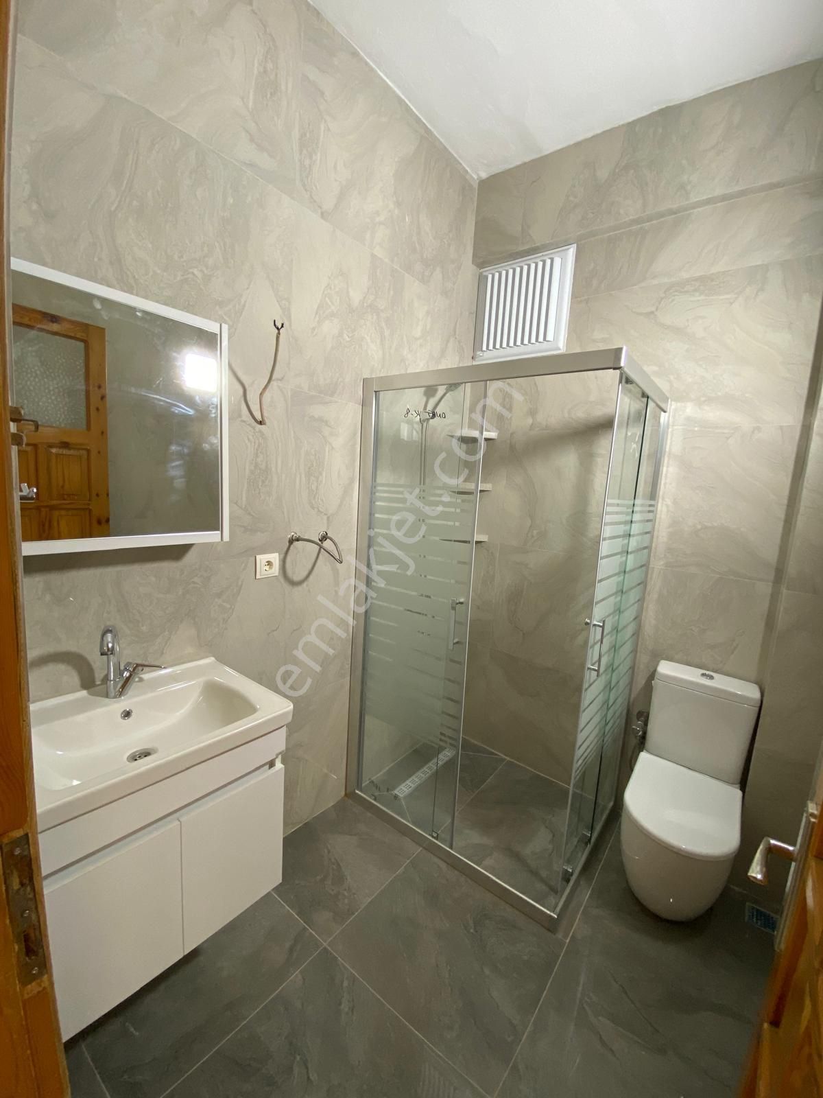 Denize Yakın Kiralık 2+1 Boş Daire - Görsel 2