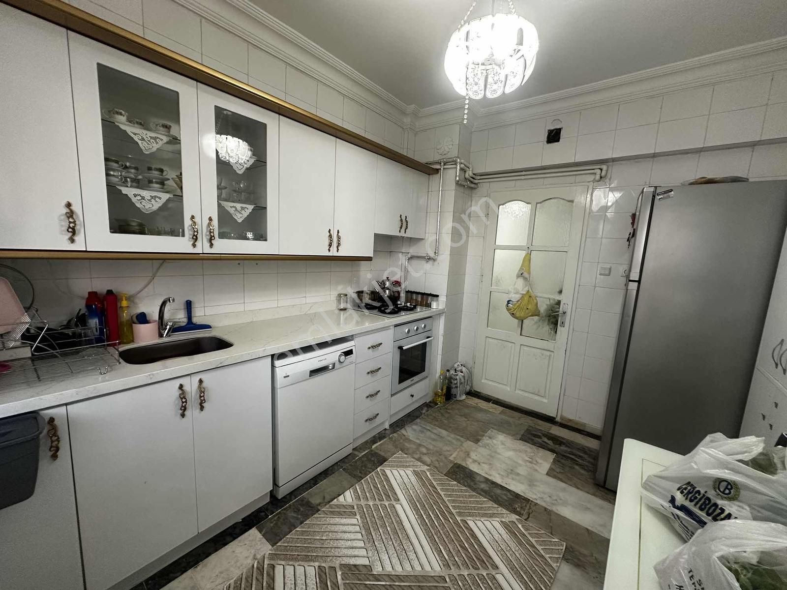 Yeditepe Mahallesinde Geniş Yerden Isıtmalı 3+1 Fırsat Daire - Görsel 23