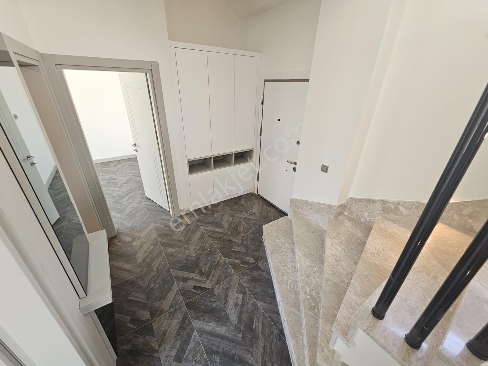 Eu Gayrimenkulden Girişte 2 Odalı Tek Müstakil 4+1 Villa - Görsel 15