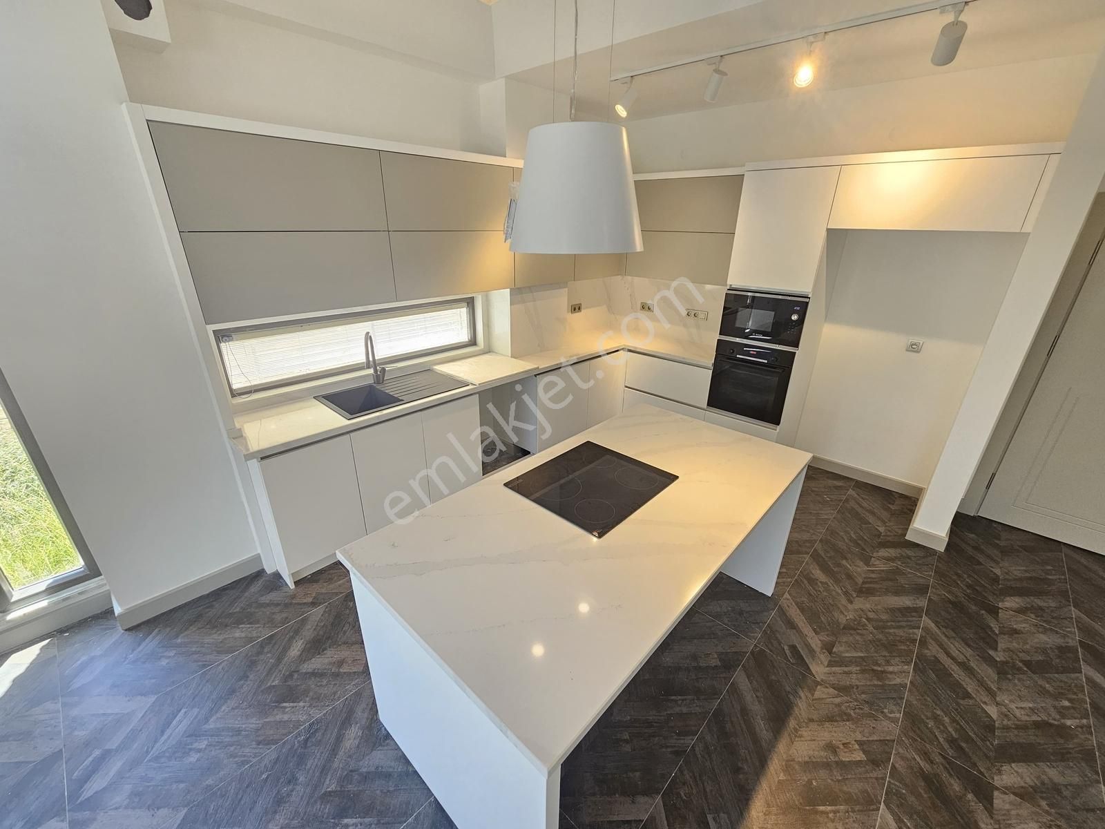 Eu Gayrimenkulden Girişte 2 Odalı Tek Müstakil 4+1 Villa - Görsel 22