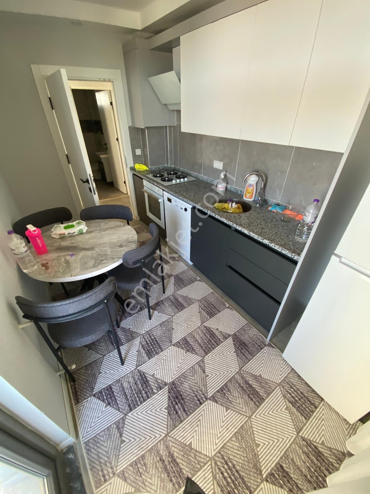 Varsak Karşıyaka Mah Tramvay Dibi 2+1 Katta Asansörlü Havuzlu Sıfır Satılık Daire