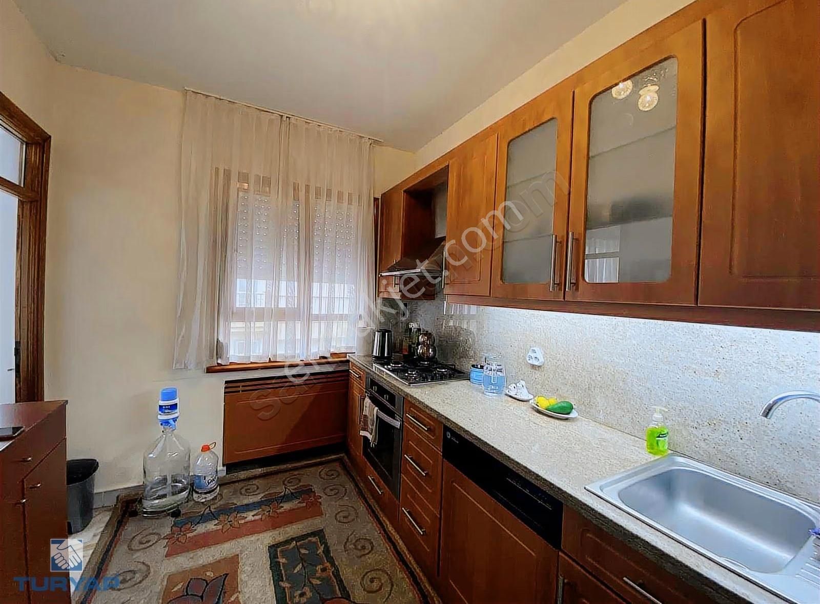 Turyap'tan Fenerbahçe Sahile Çok Yakın Balkonlu Büyük 3+1 - Görsel 31