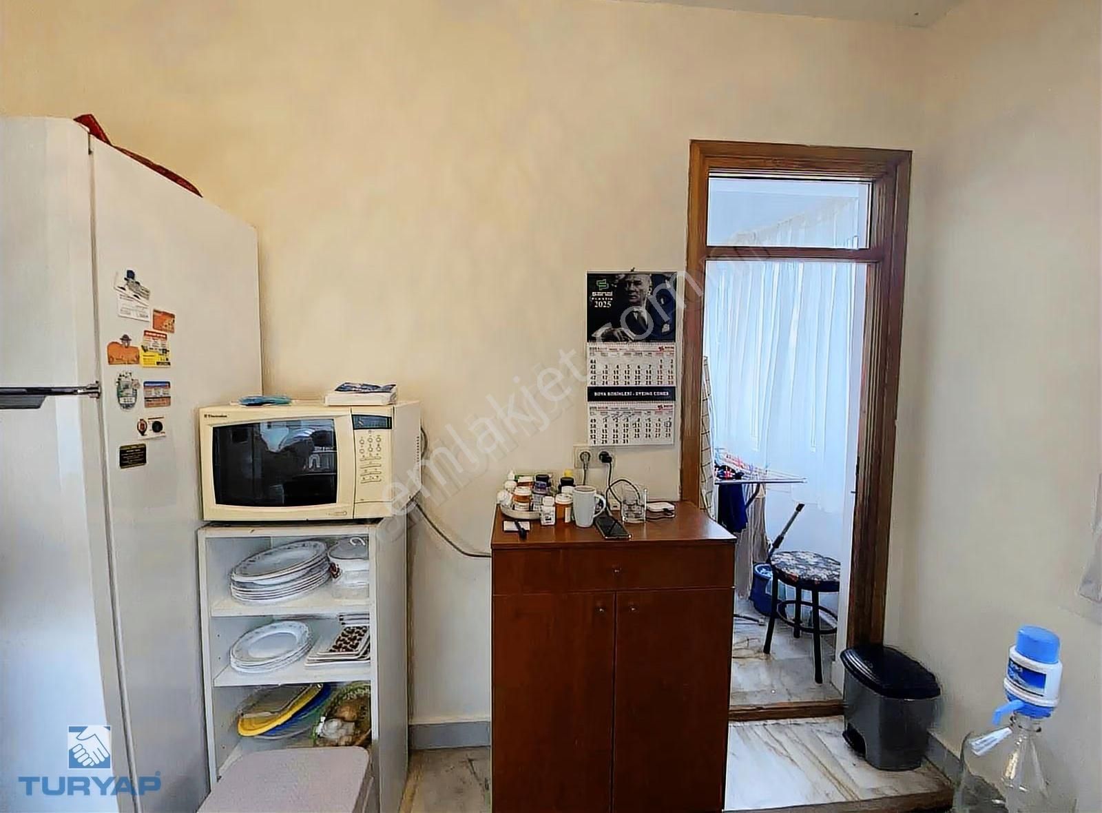 Turyap'tan Fenerbahçe Sahile Çok Yakın Balkonlu Büyük 3+1 - Görsel 12