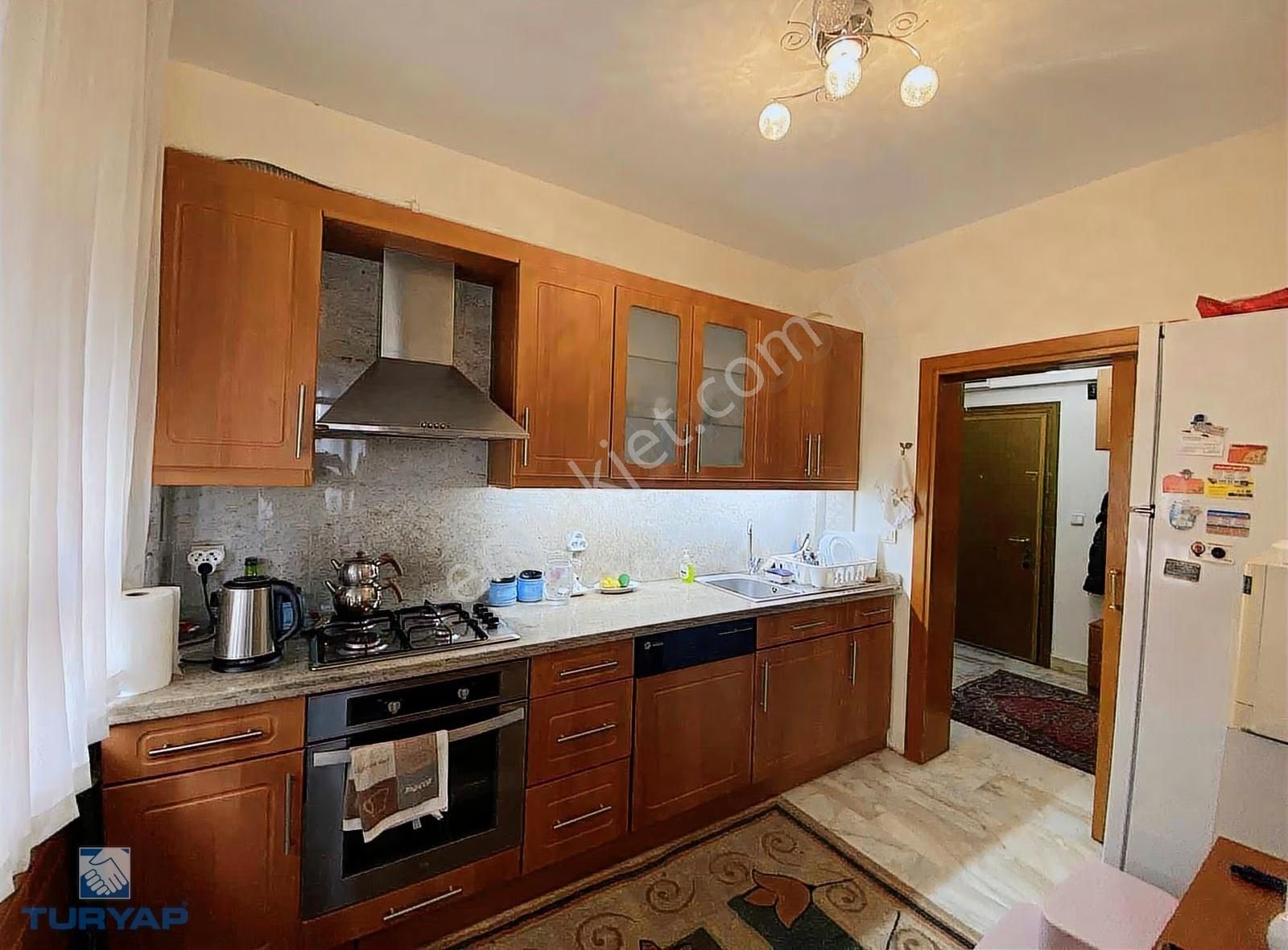 Turyap'tan Fenerbahçe Sahile Çok Yakın Balkonlu Büyük 3+1 - Görsel 23