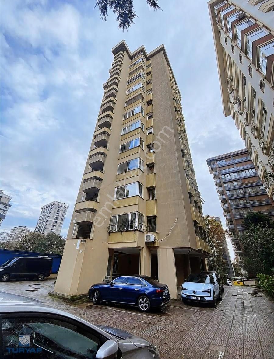 Turyap'tan Fenerbahçe Sahile Çok Yakın Balkonlu Büyük 3+1 - Görsel 32