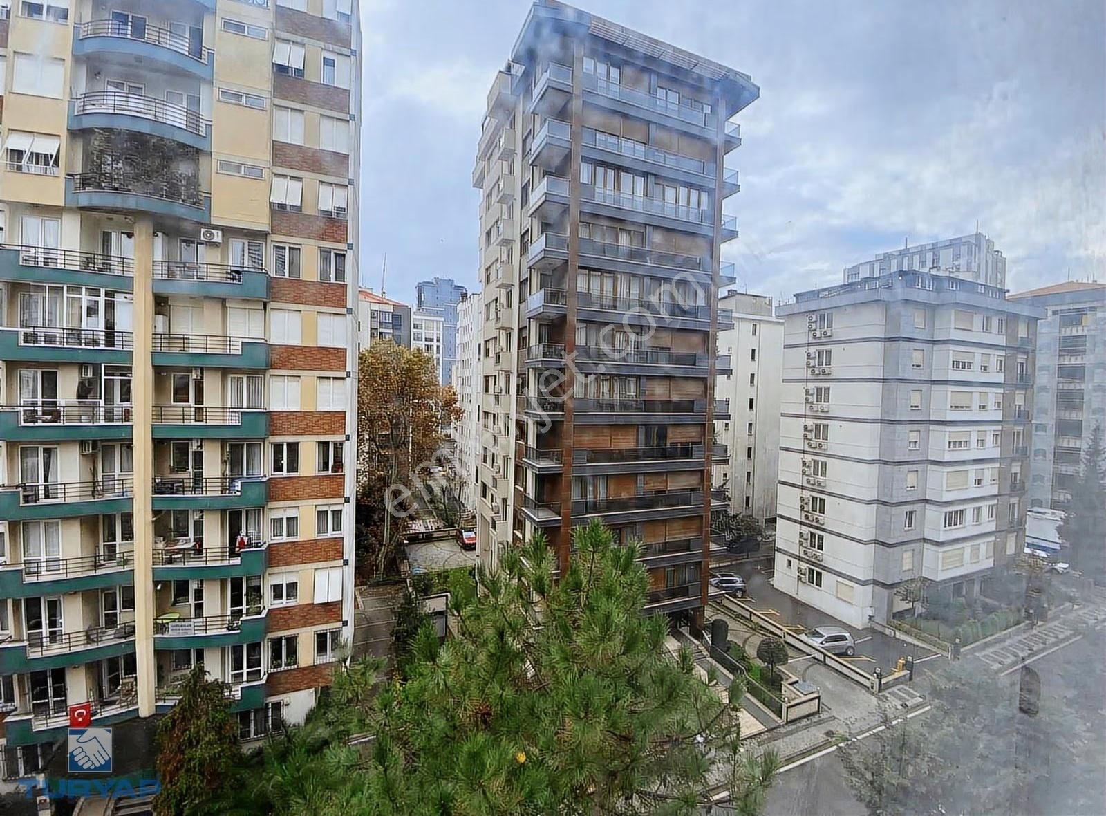 Turyap'tan Fenerbahçe Sahile Çok Yakın Balkonlu Büyük 3+1 - Görsel 15