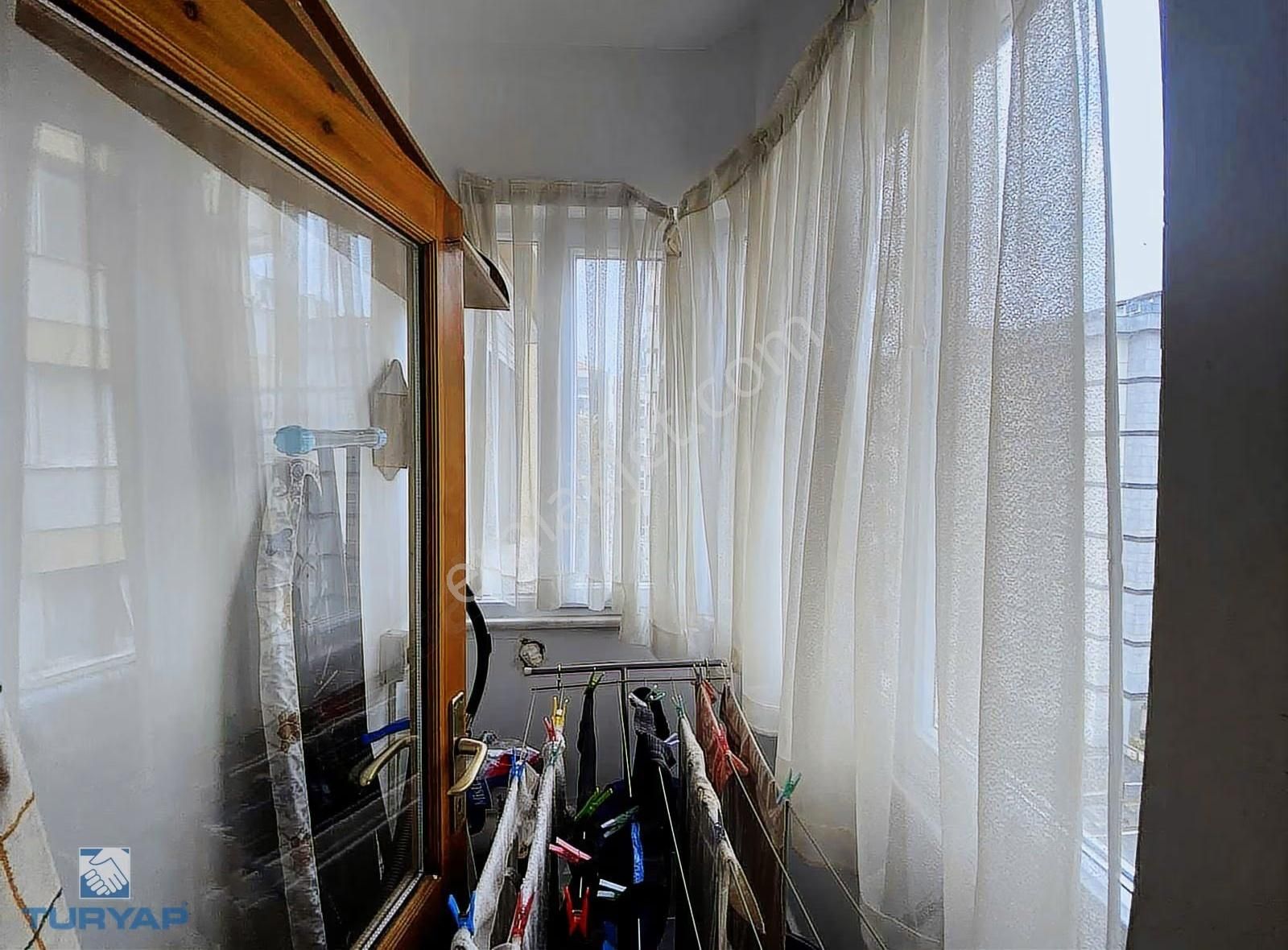 Turyap'tan Fenerbahçe Sahile Çok Yakın Balkonlu Büyük 3+1 - Görsel 30