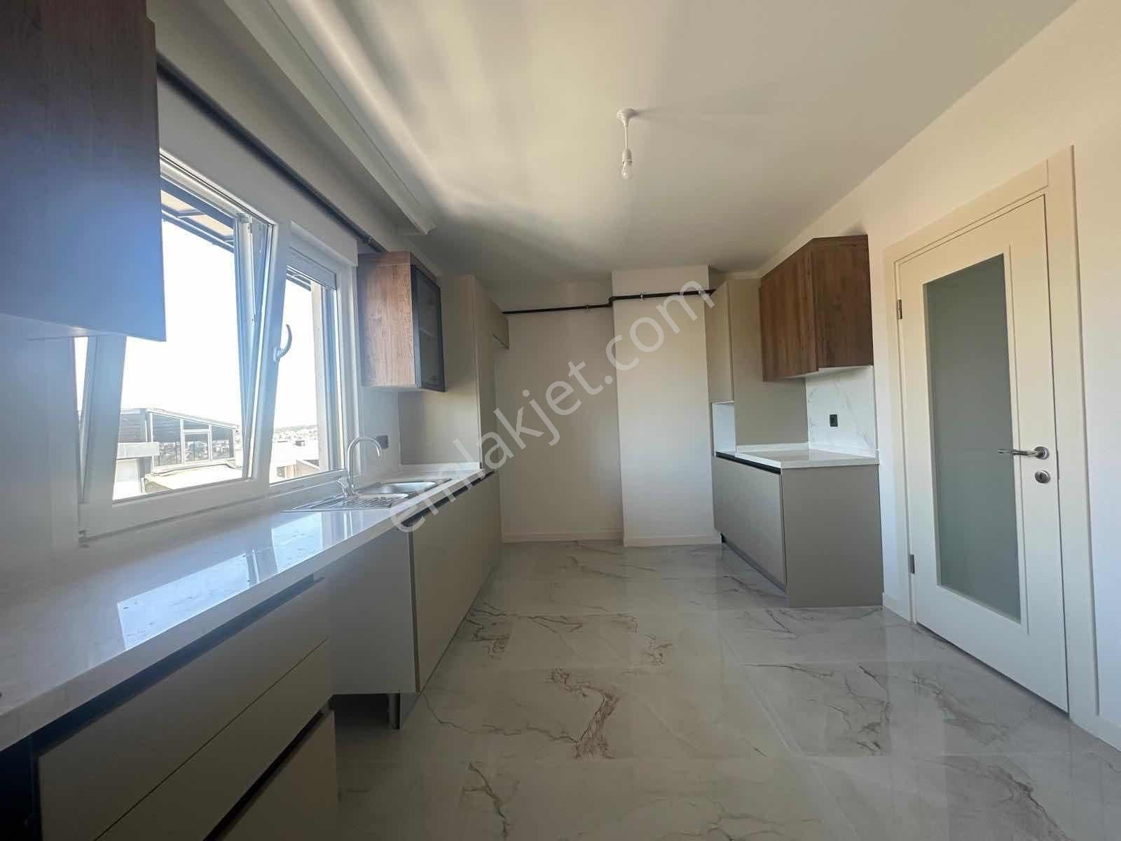 Çengelköyün En İyi Konumunda Lüx 5+2 Dublex Daire - Görsel 26