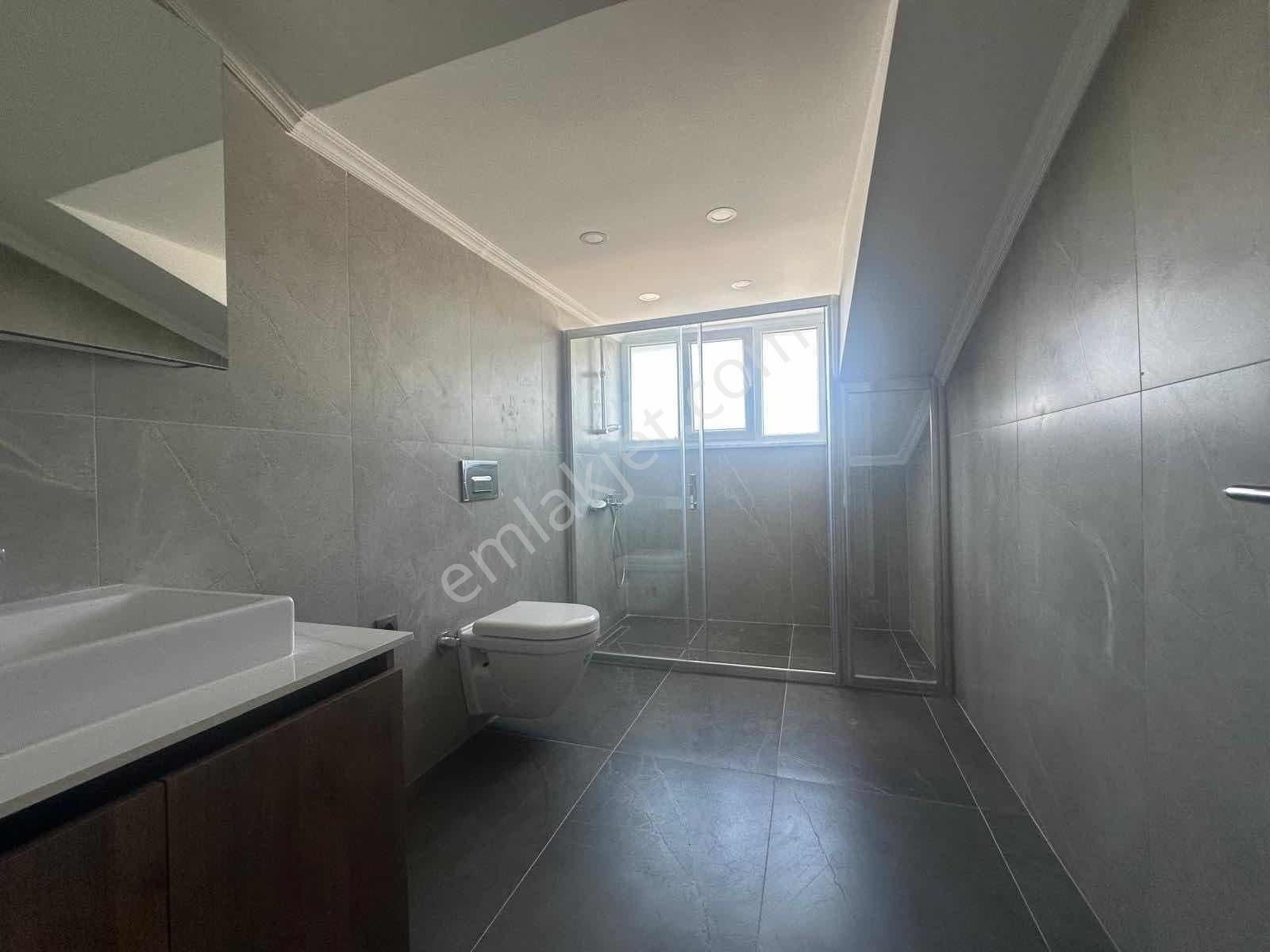 Çengelköyün En İyi Konumunda Lüx 5+2 Dublex Daire - Görsel 2