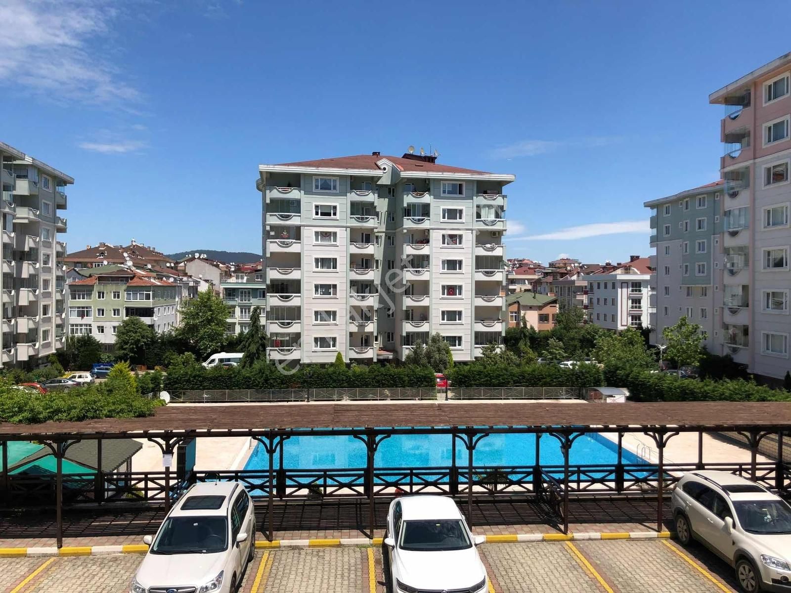 Çekmeköy Orkent Sitesinde Satılık 3+1