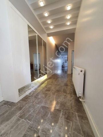 Kuşadası Ege Mahallesinde Bahçeli 3+1 Satılık Daire - Görsel 9