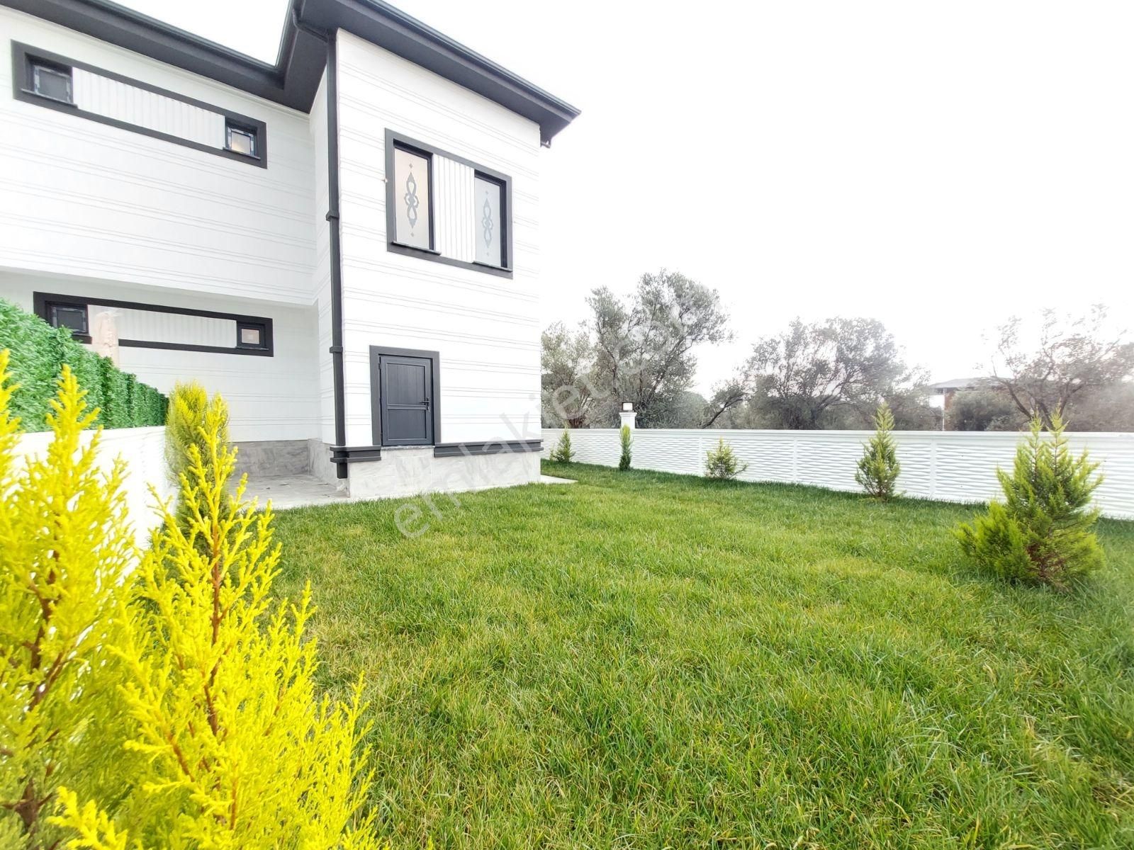 Venüs'den,güre Oteller Bölgesinde Geniş Bahçeli 2+1 Lüks Villa