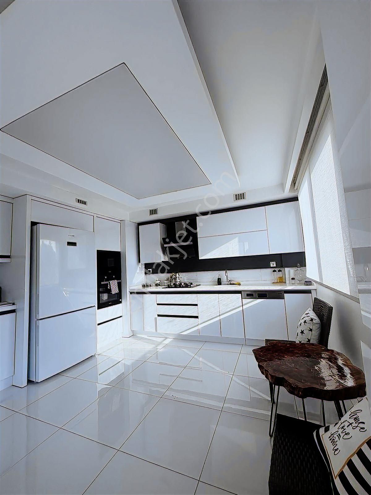 Afyon Özsu Emlak'tan Bulvar Park Evlerinde Satılık 4+1 Daire - Görsel 9