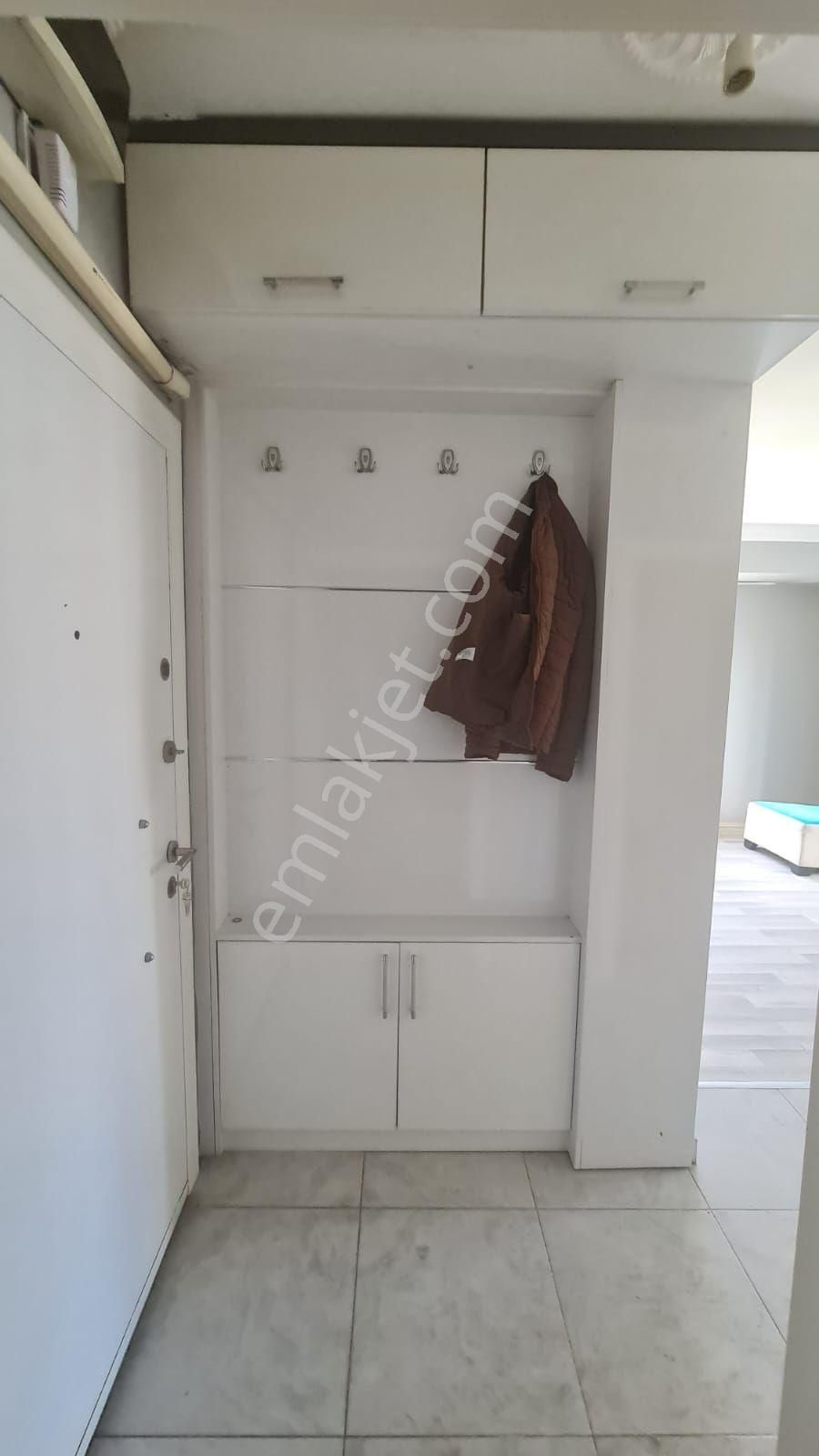 Afyon Özsu Emlaktan Erenlerde Satılık 1+1 Geniş Daire