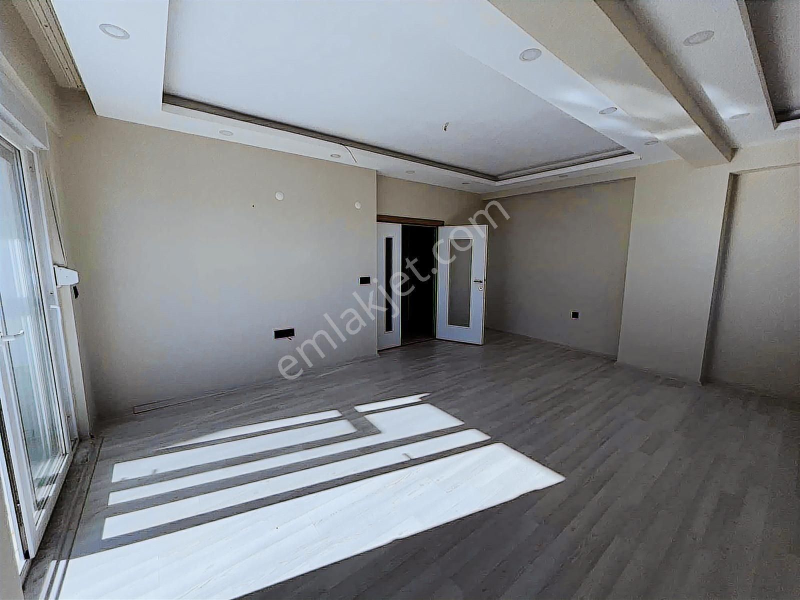 Satılık 3+1 Daire Ayrı Mutfak Ayrı Wc Ve Ebeveyn Banyo