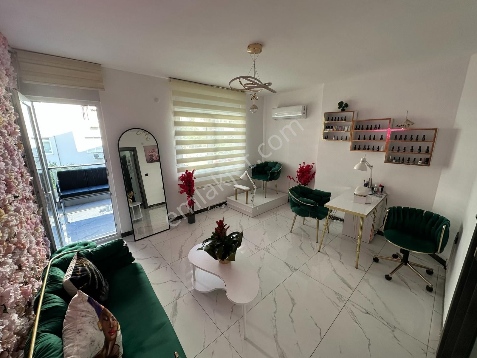 Konyaaltı'nın Kalbinde Devren Kiralık Güzellik Merkezi - Görsel 4