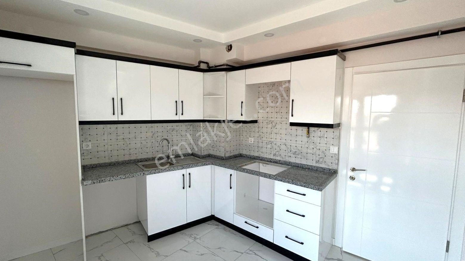 Recep Ümit Emlak'tan Şarhöyük Çarşı Merkezde[iskanlı] Satılık Özel Garajlı Sıfır 3+1 Daireler. - Görsel 1