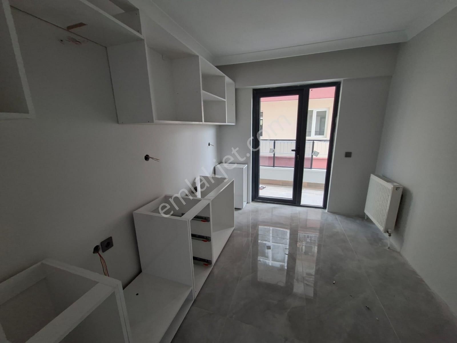 Melike Sokak'ta Mükemmel Konum Full Yapılı 5.kat Satılık 2+1 - Görsel 4