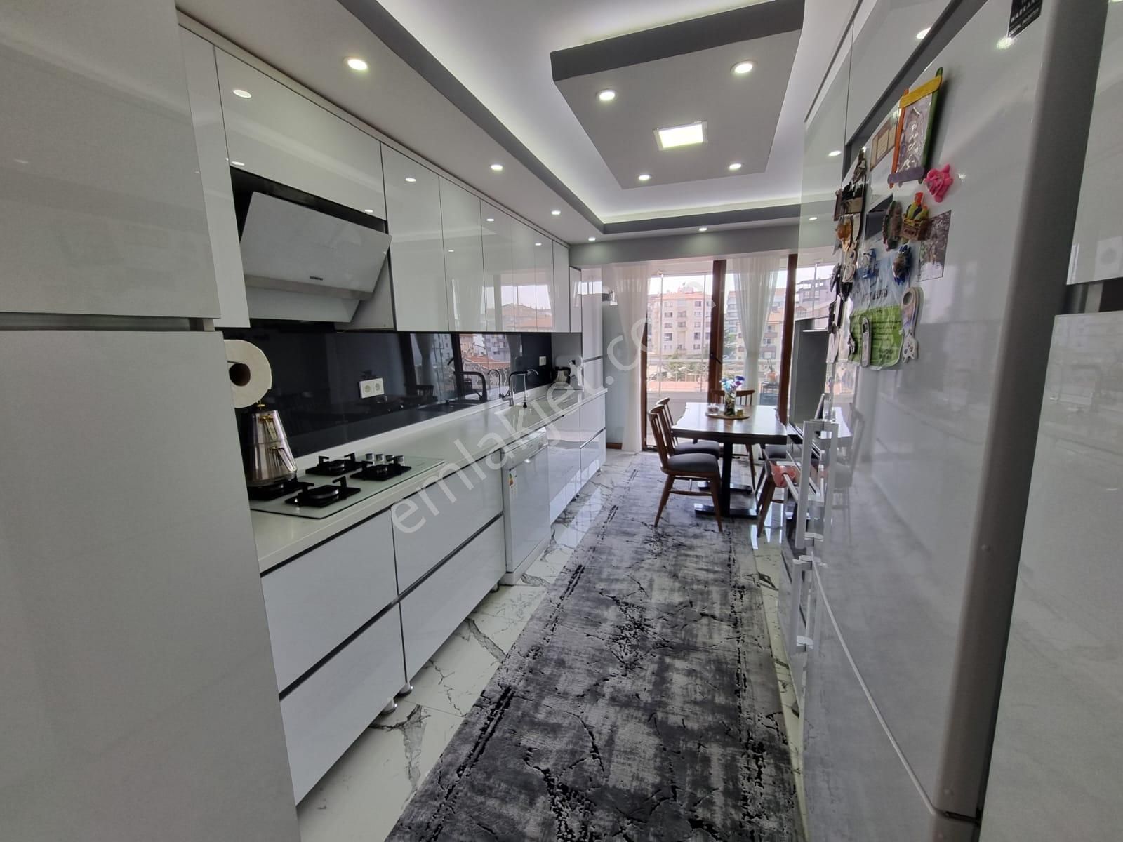 *** Huzur Asansörlü 5+1 Şehir Manzaralı ***