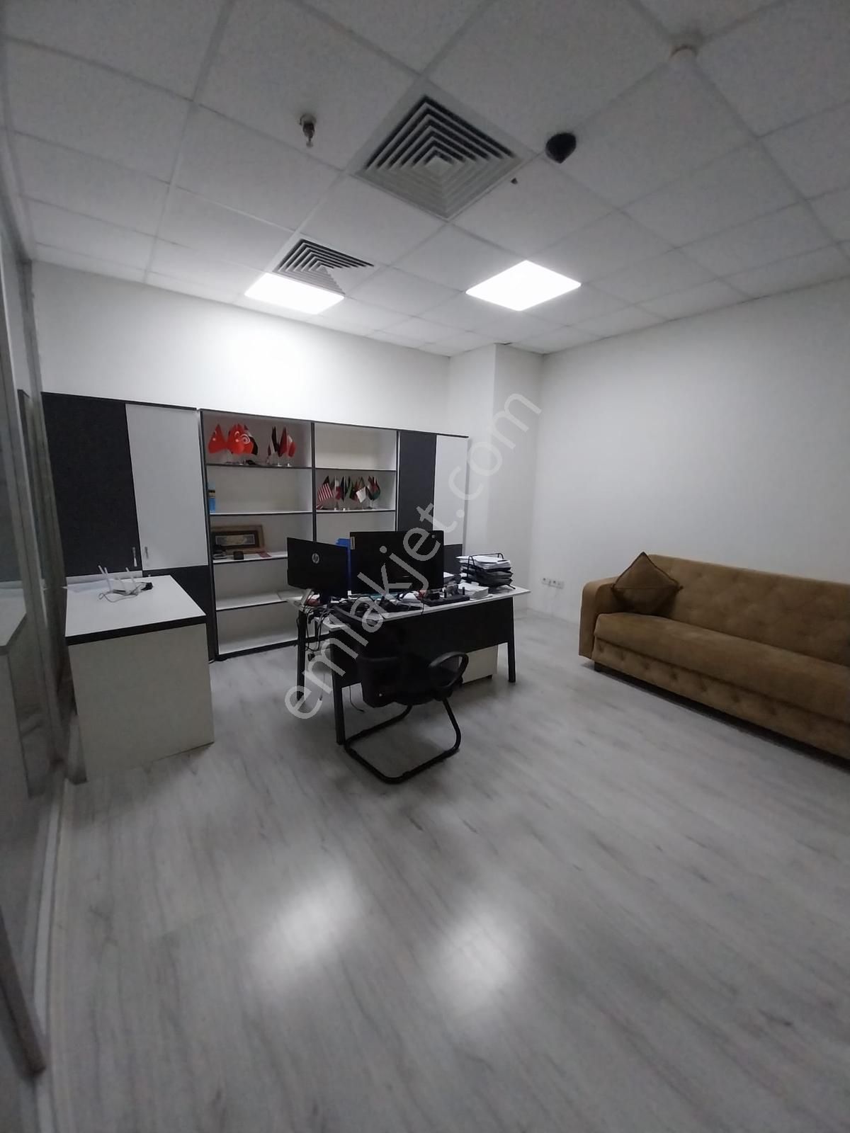 İstanbul Outlet Park İş Merkezi Her İşe Uygun Satılık 4 Dükkan - Görsel 6