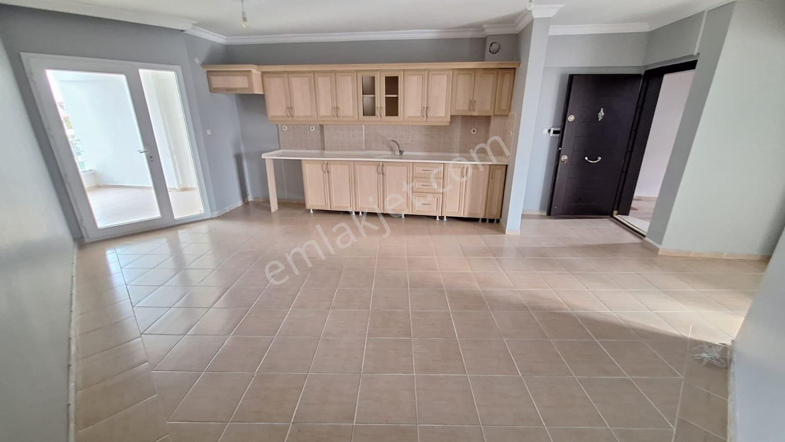 Didim Efeler Mahallesi'nde Güvenlikli Site İçerisinde Havuzlu 2+1 Açık Mutfaklı Satılık Daire - Görsel 3
