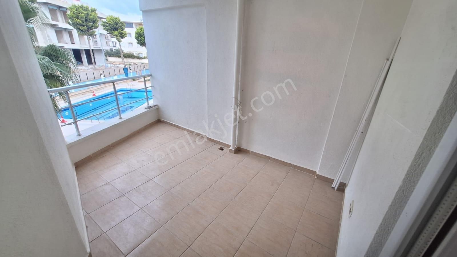 Didim Efeler Mahallesi'nde Güvenlikli Site İçerisinde Havuzlu 2+1 Açık Mutfaklı Satılık Daire - Görsel 2