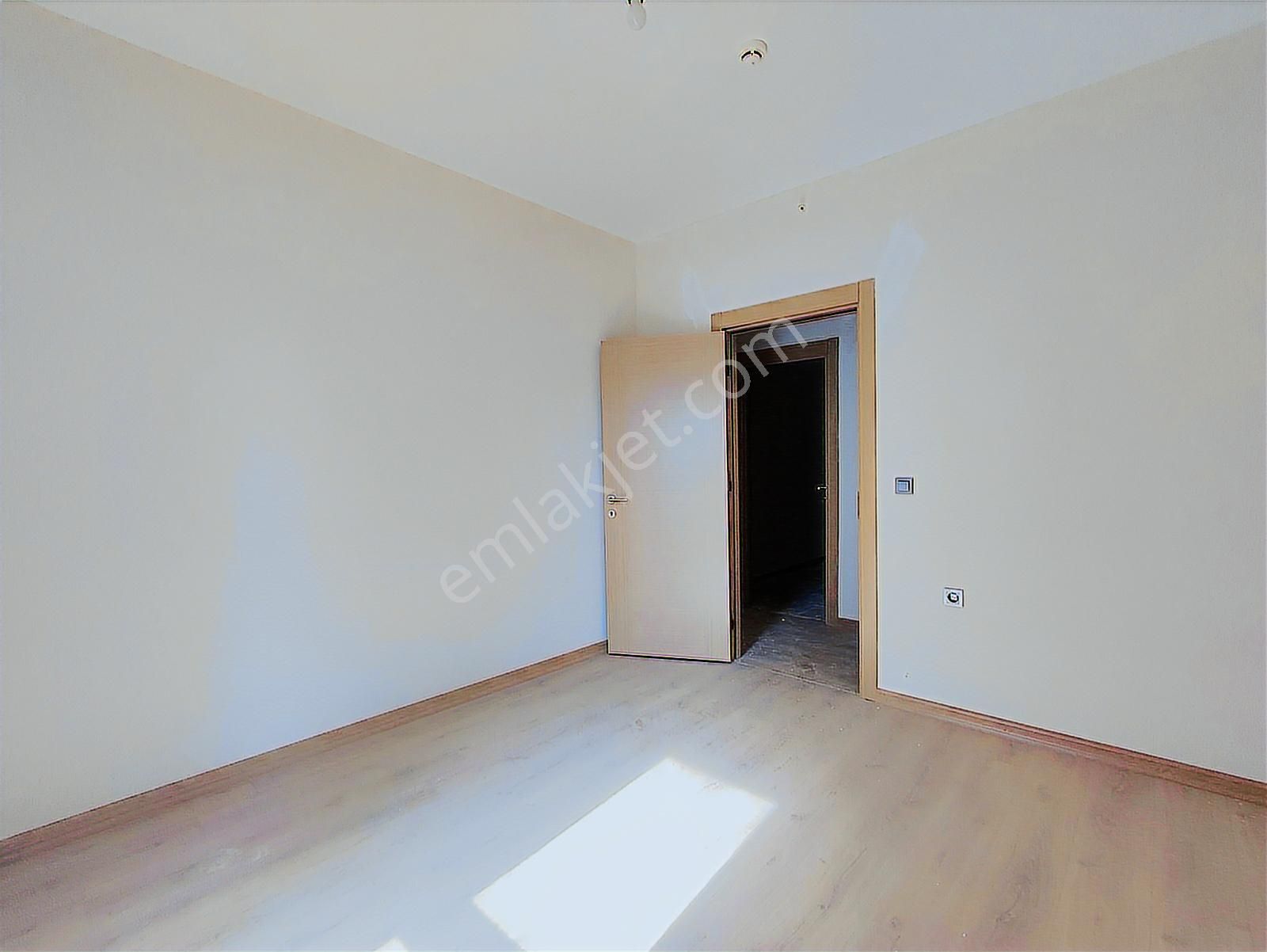 Eminevime Uygun Metrobüse Komşu Sıfır Geniş 3+1 Satılık Daire - Görsel 16