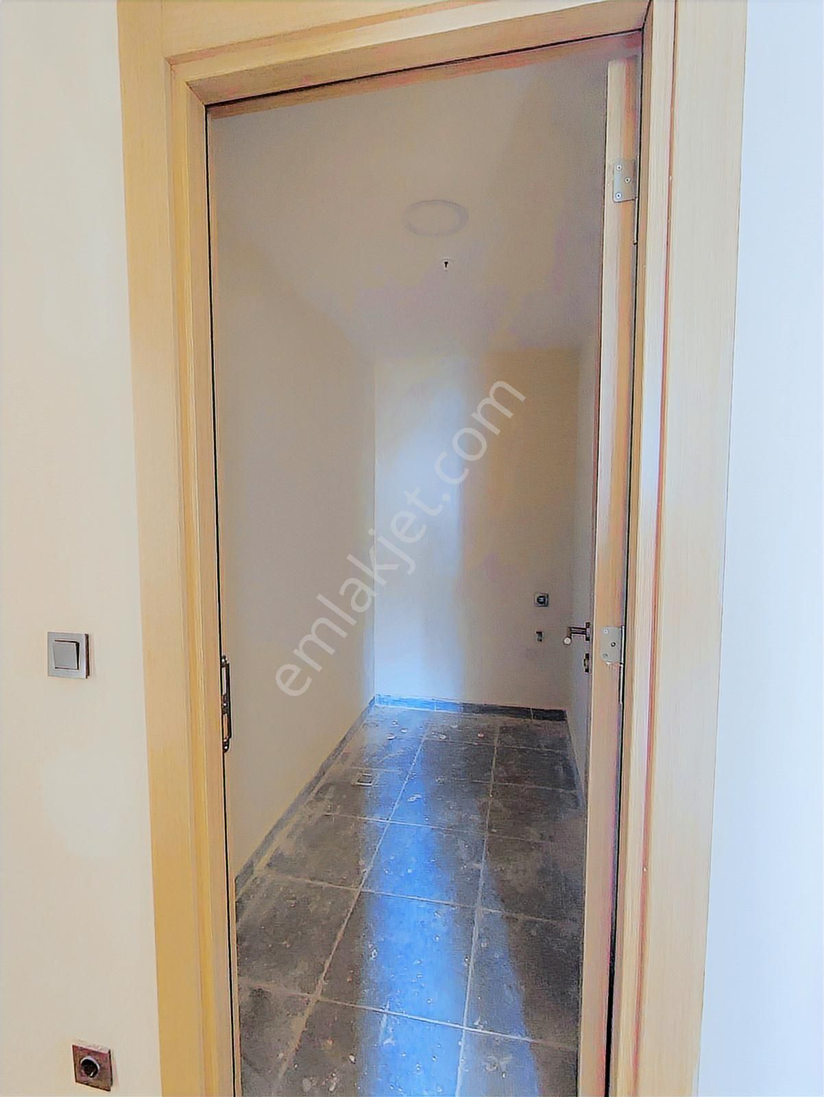 Eminevime Uygun Metrobüse Komşu Sıfır Geniş 3+1 Satılık Daire - Görsel 13