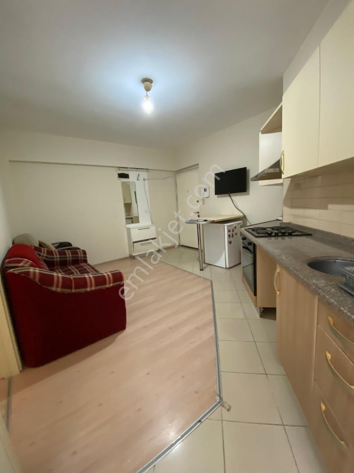 Metrobüse Çok Yakın Bey Palas Sitesi'nde Kiralık Full Eşyalı 1+1 - Görsel 12