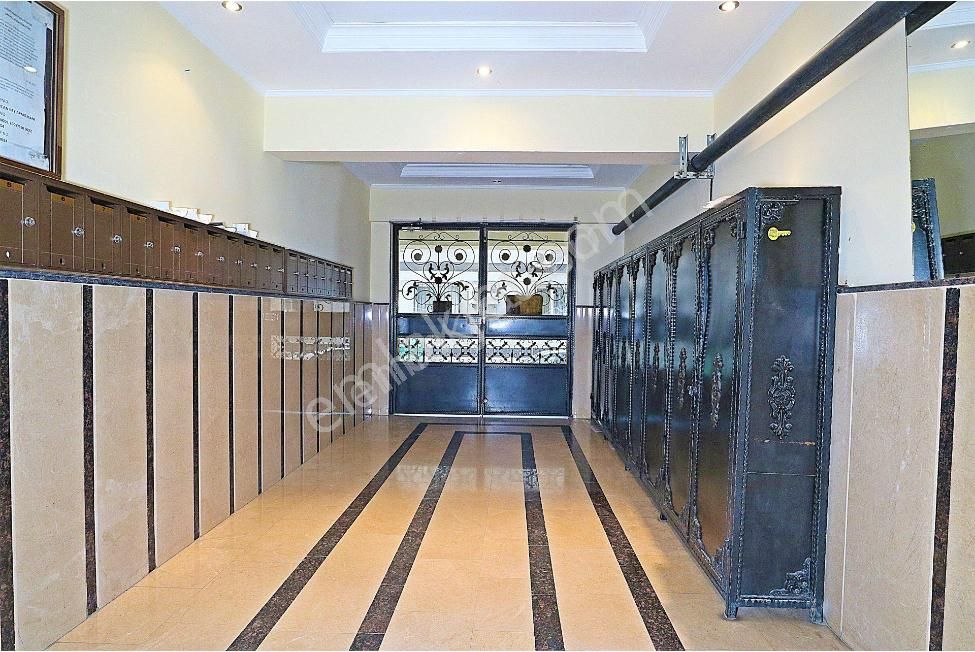 Simge'den 10 Yaşında Asansörlü Kapalı Otoparklı Arakat Daire - Görsel 20